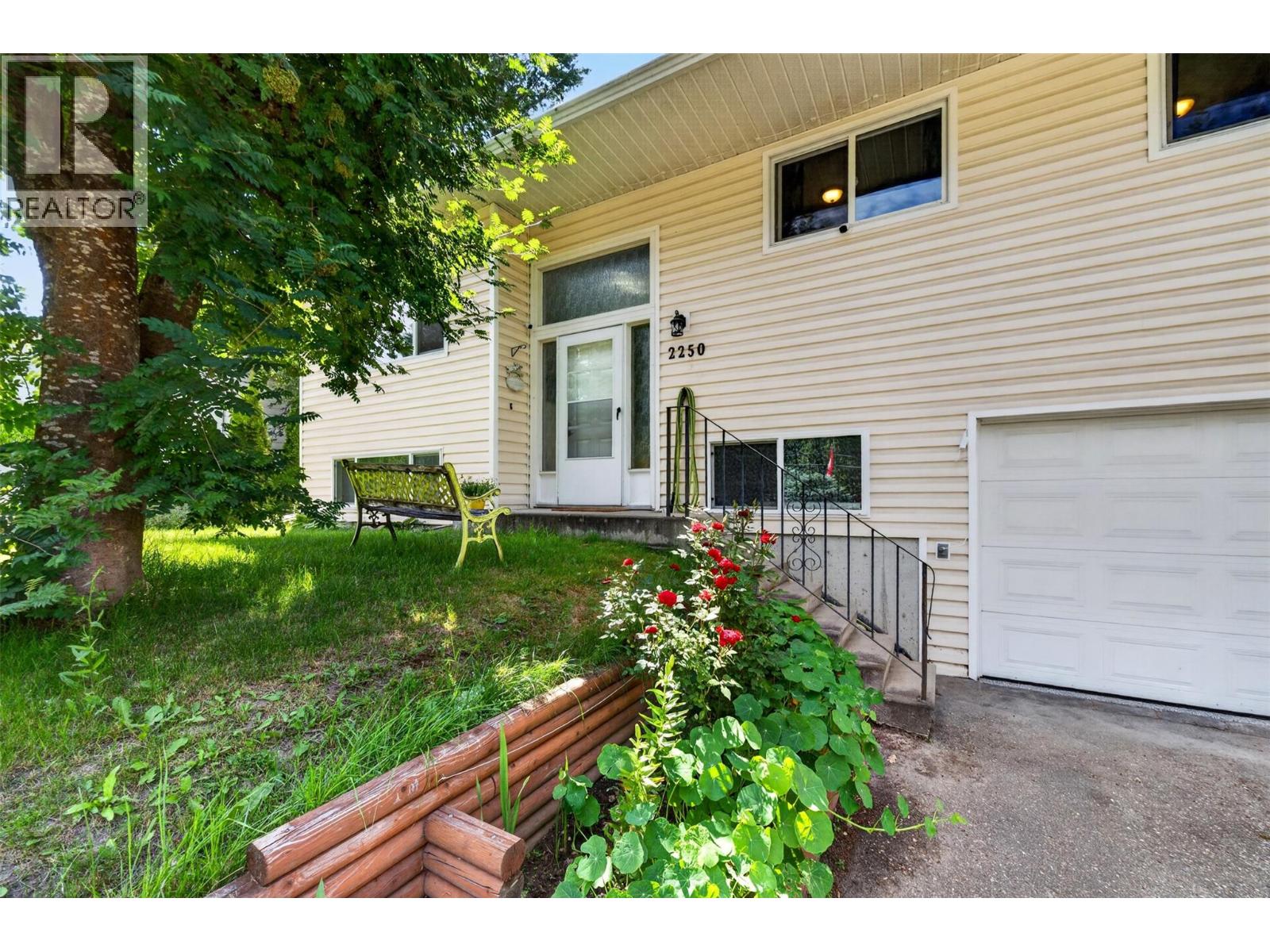 2250 Auto Road Se, Salmon Arm, British Columbia  V1E 1K5 - Photo 47 - 10392210