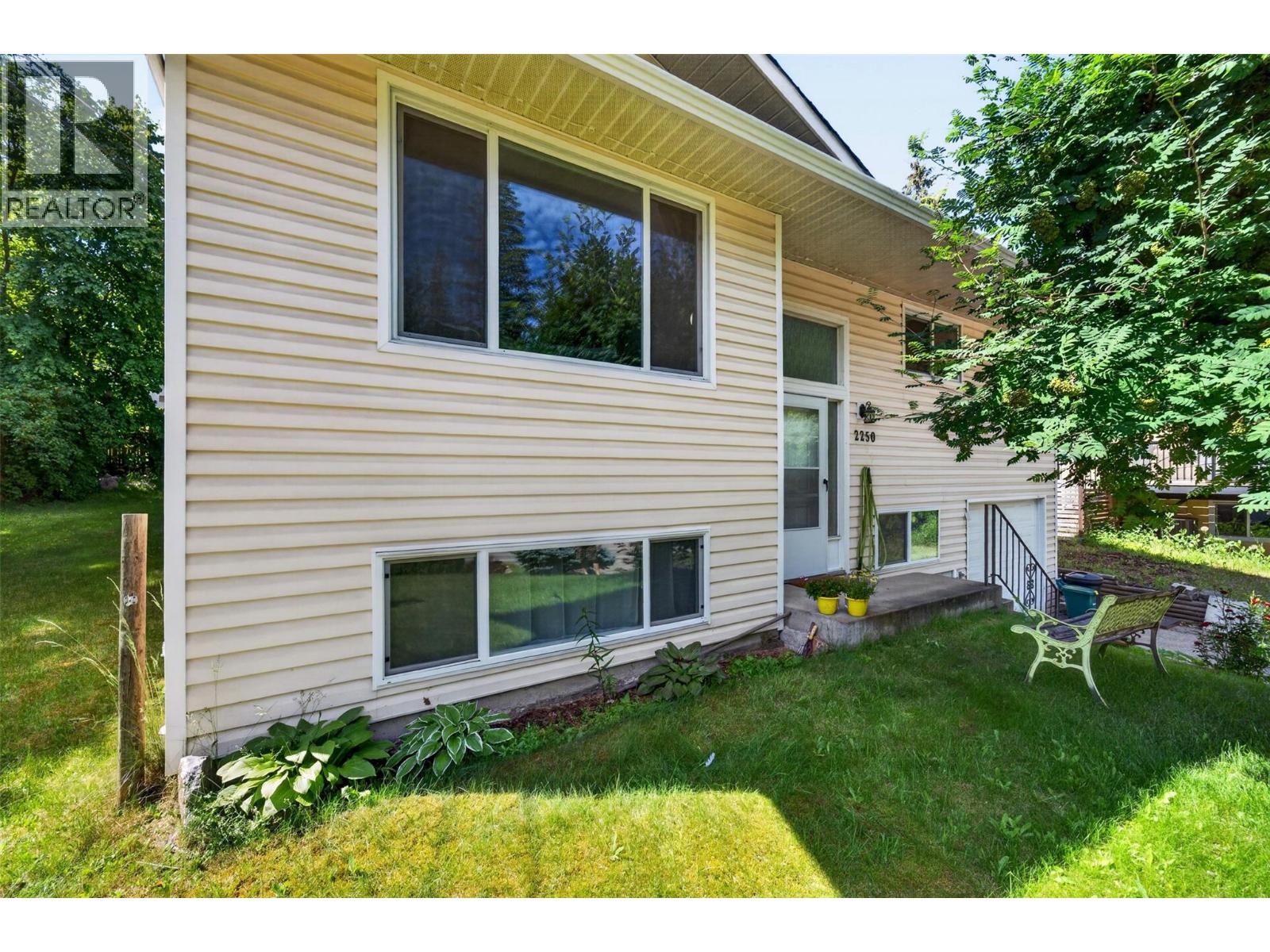 2250 Auto Road Se, Salmon Arm, British Columbia  V1E 1K5 - Photo 48 - 10392210