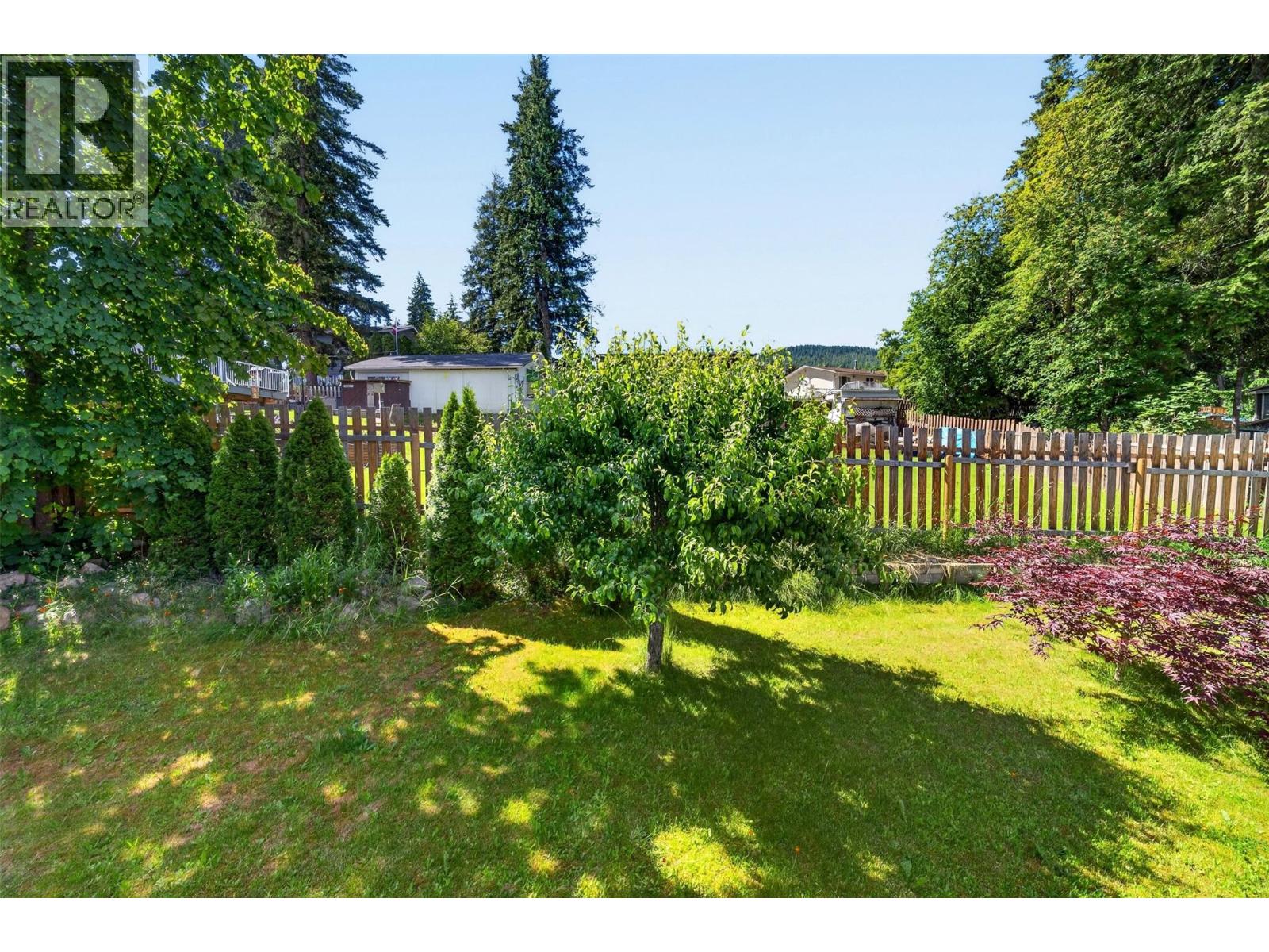 2250 Auto Road Se, Salmon Arm, British Columbia  V1E 1K5 - Photo 5 - 10392210