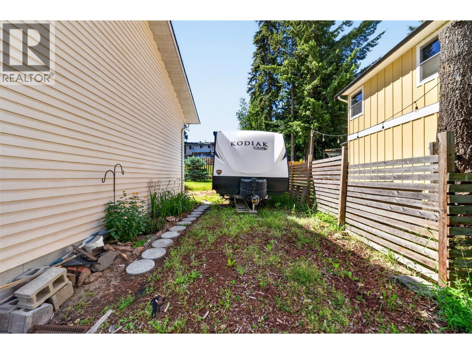 2250 Auto Road Se, Salmon Arm, British Columbia  V1E 1K5 - Photo 68 - 10392210