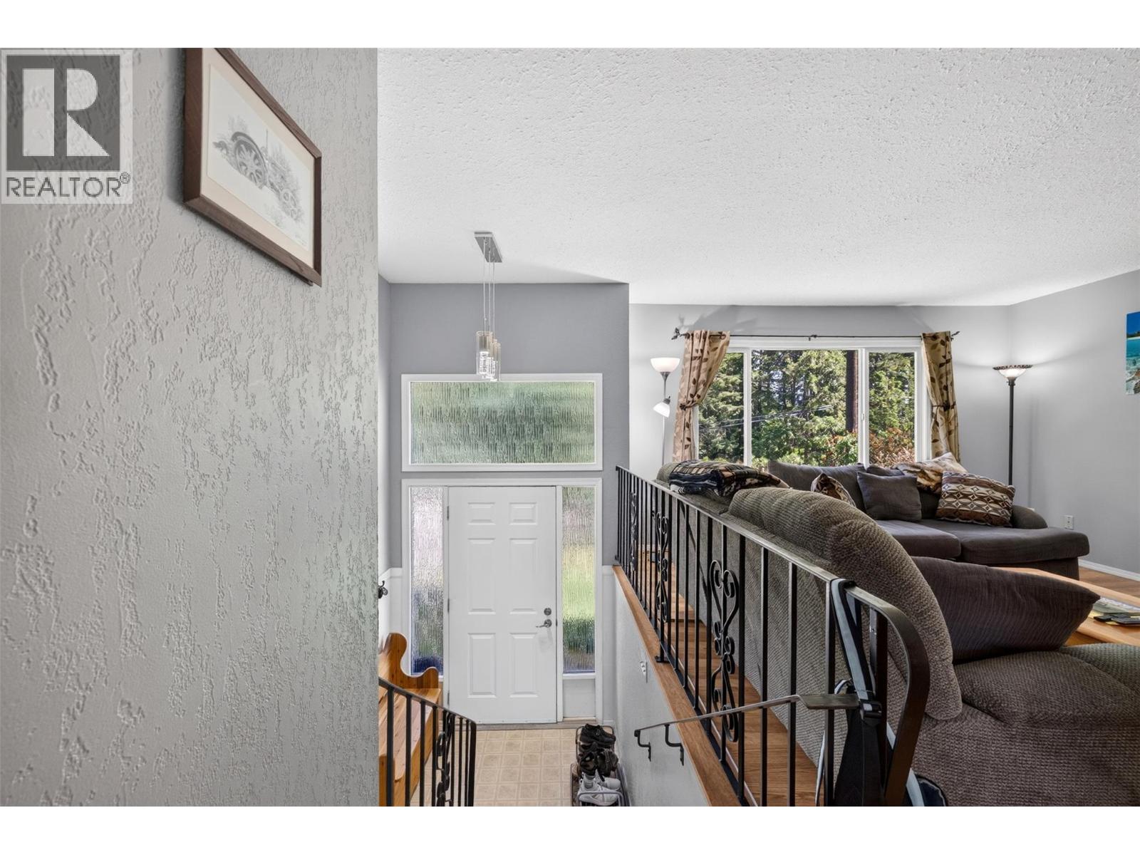 2250 Auto Road Se, Salmon Arm, British Columbia  V1E 1K5 - Photo 8 - 10392210