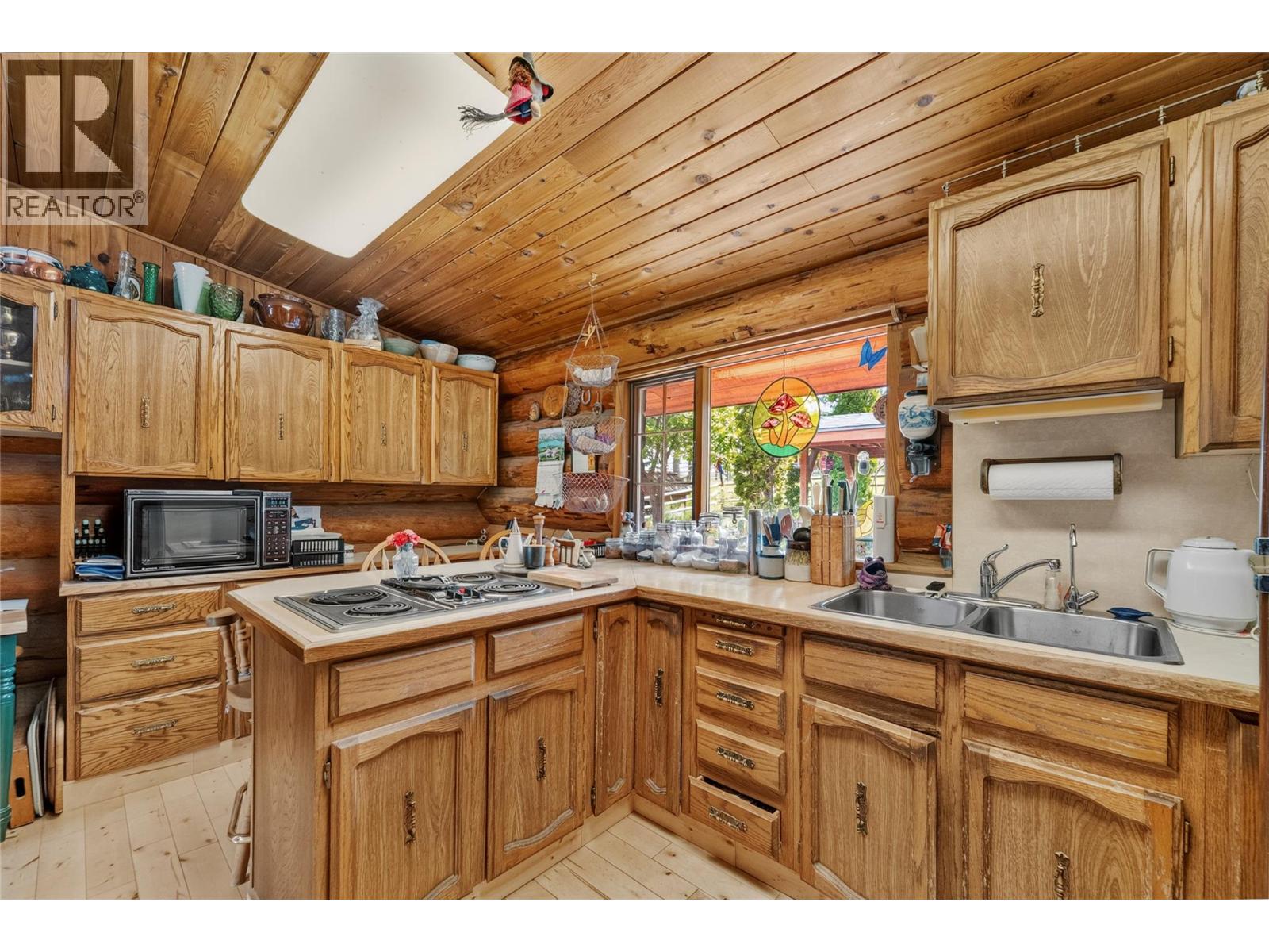 3069 Fox Farm Road, Merritt, British Columbia  V1K 1B8 - Photo 9 - 10392191