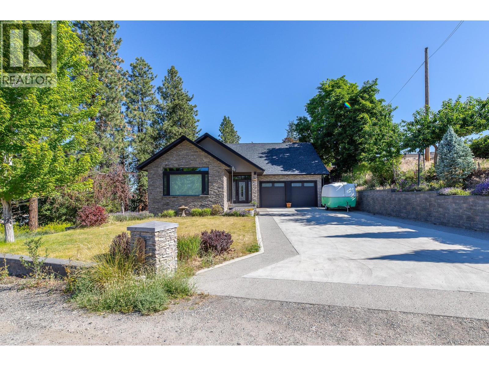 567 Pineview Road, Penticton, British Columbia  V2A 7S8 - Photo 1 - 10392310