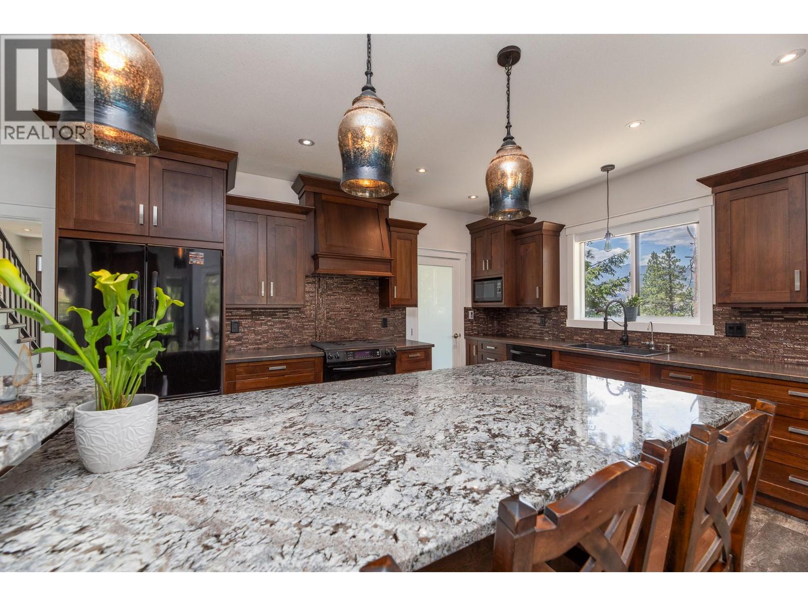 567 Pineview Road, Penticton, British Columbia  V2A 7S8 - Photo 10 - 10392310