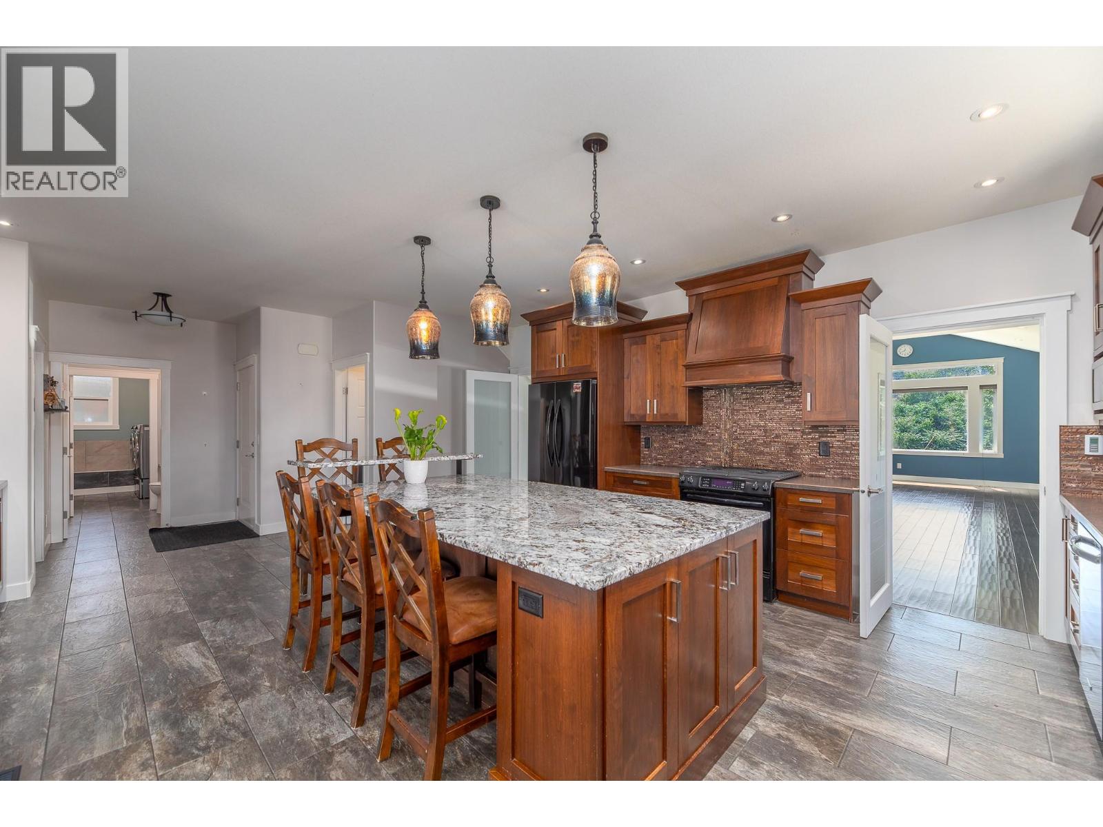 567 Pineview Road, Penticton, British Columbia  V2A 7S8 - Photo 11 - 10392310