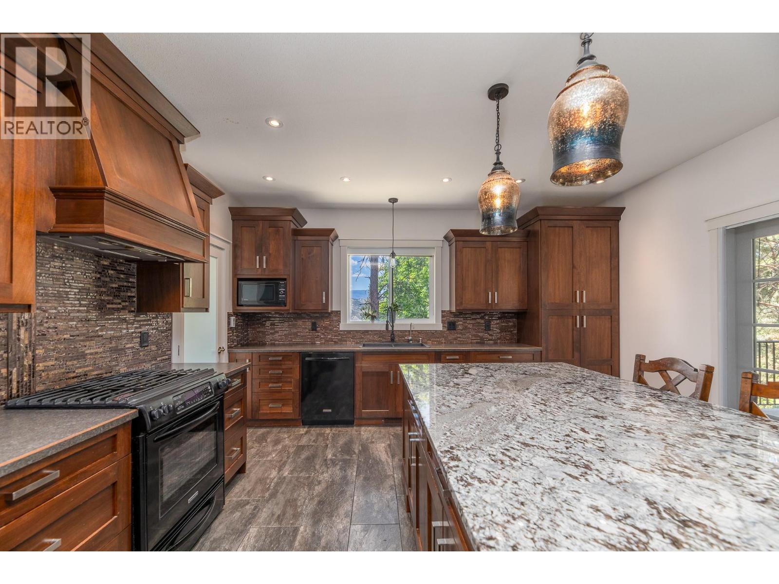 567 Pineview Road, Penticton, British Columbia  V2A 7S8 - Photo 13 - 10392310