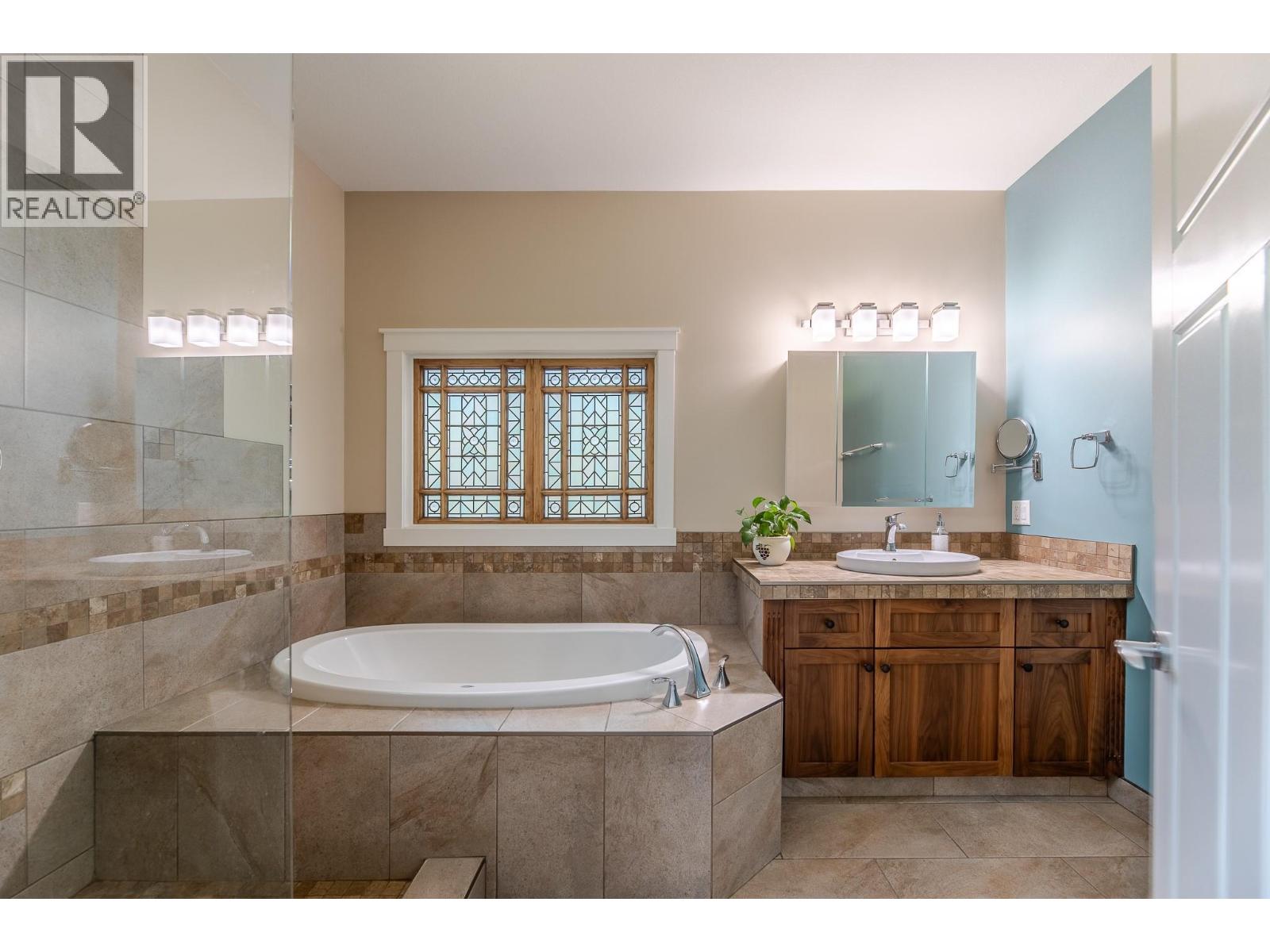 567 Pineview Road, Penticton, British Columbia  V2A 7S8 - Photo 17 - 10392310
