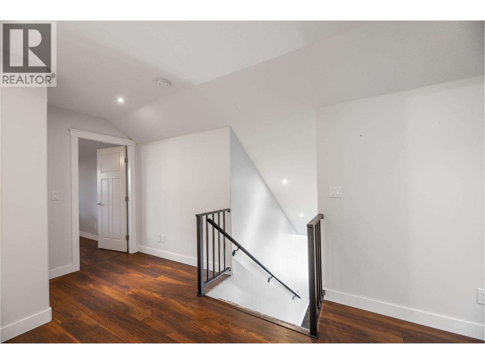 567 Pineview Road, Penticton, British Columbia  V2A 7S8 - Photo 24 - 10392310