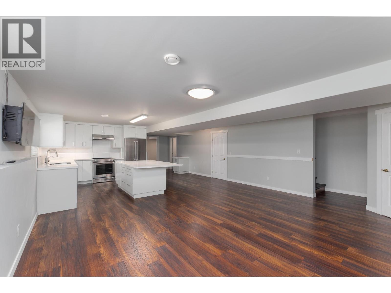567 Pineview Road, Penticton, British Columbia  V2A 7S8 - Photo 32 - 10392310