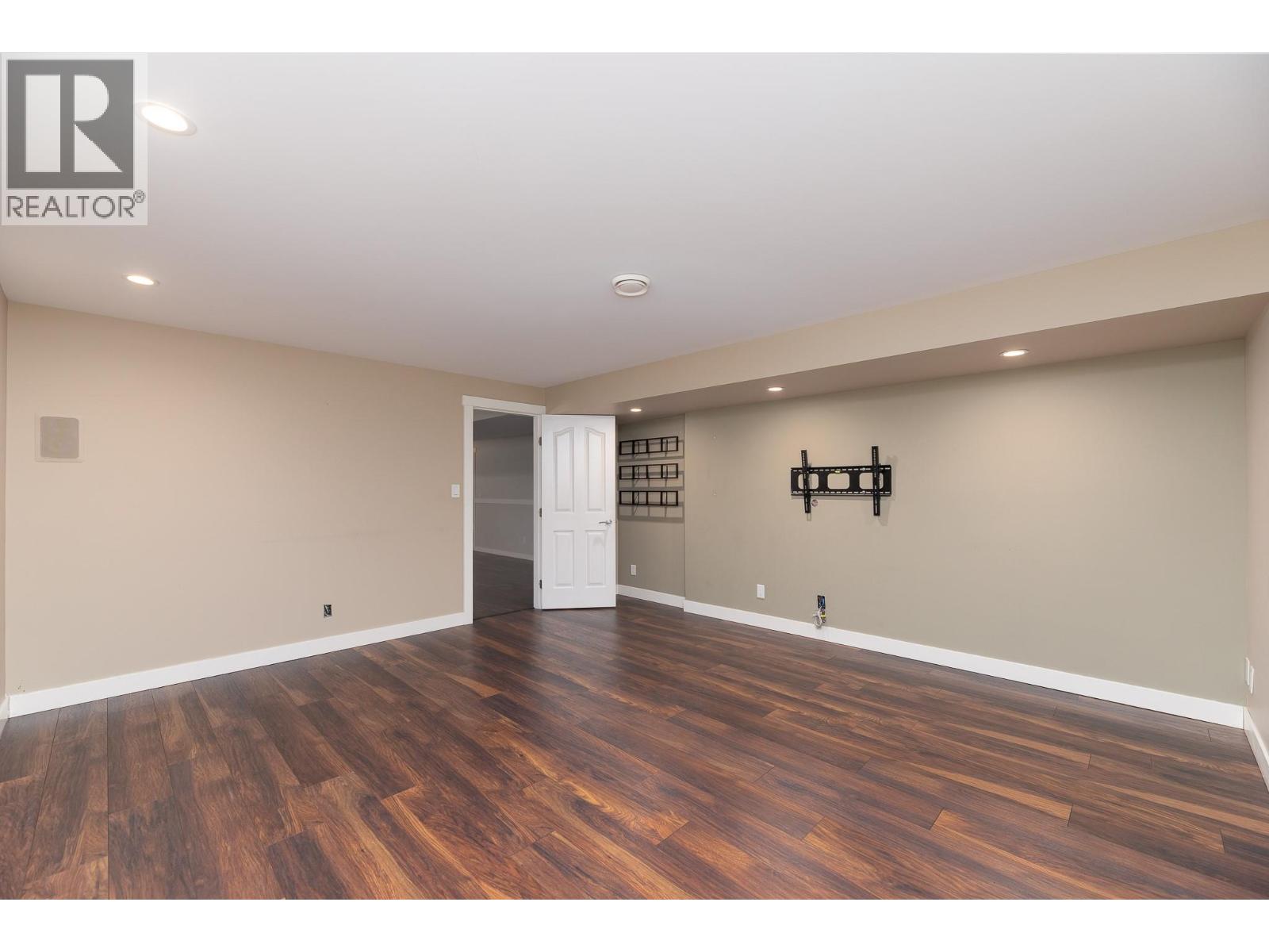 567 Pineview Road, Penticton, British Columbia  V2A 7S8 - Photo 38 - 10392310