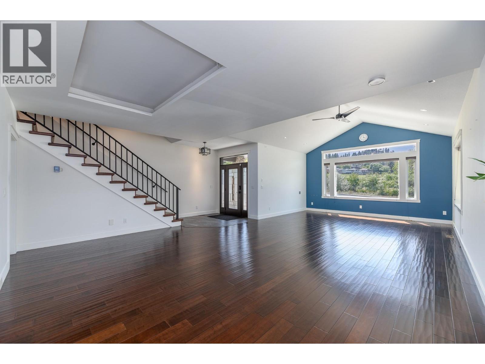 567 Pineview Road, Penticton, British Columbia  V2A 7S8 - Photo 4 - 10392310