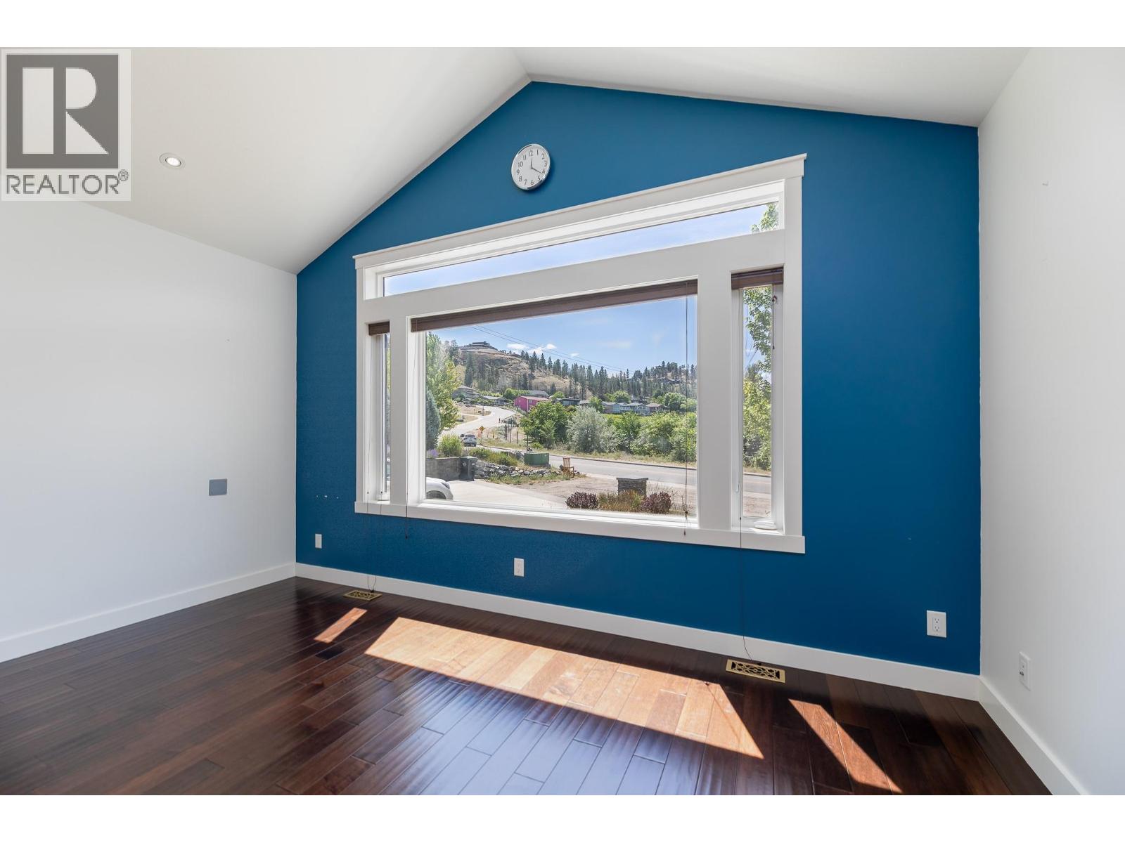 567 Pineview Road, Penticton, British Columbia  V2A 7S8 - Photo 6 - 10392310