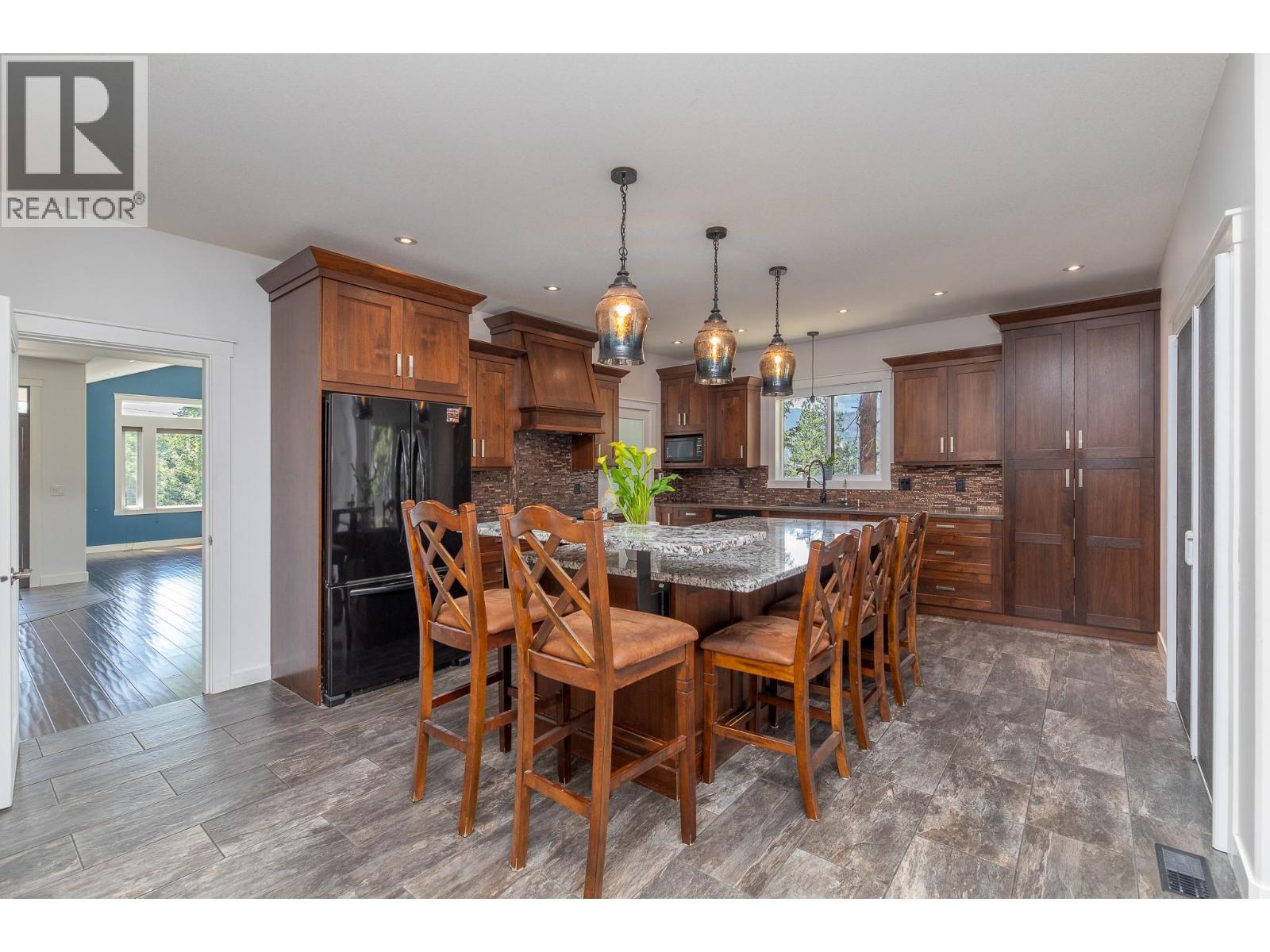 567 Pineview Road, Penticton, British Columbia  V2A 7S8 - Photo 9 - 10392310