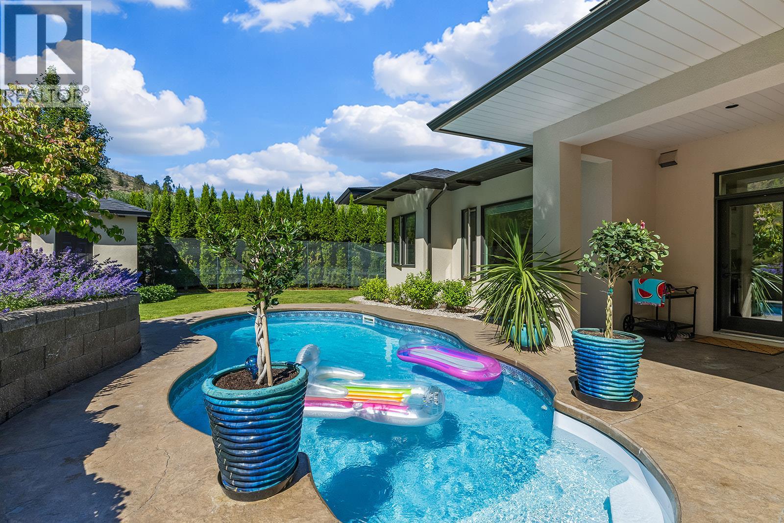 5683 Jasper Way, Kelowna, British Columbia  V1W 5L7 - Photo 3 - 10391345