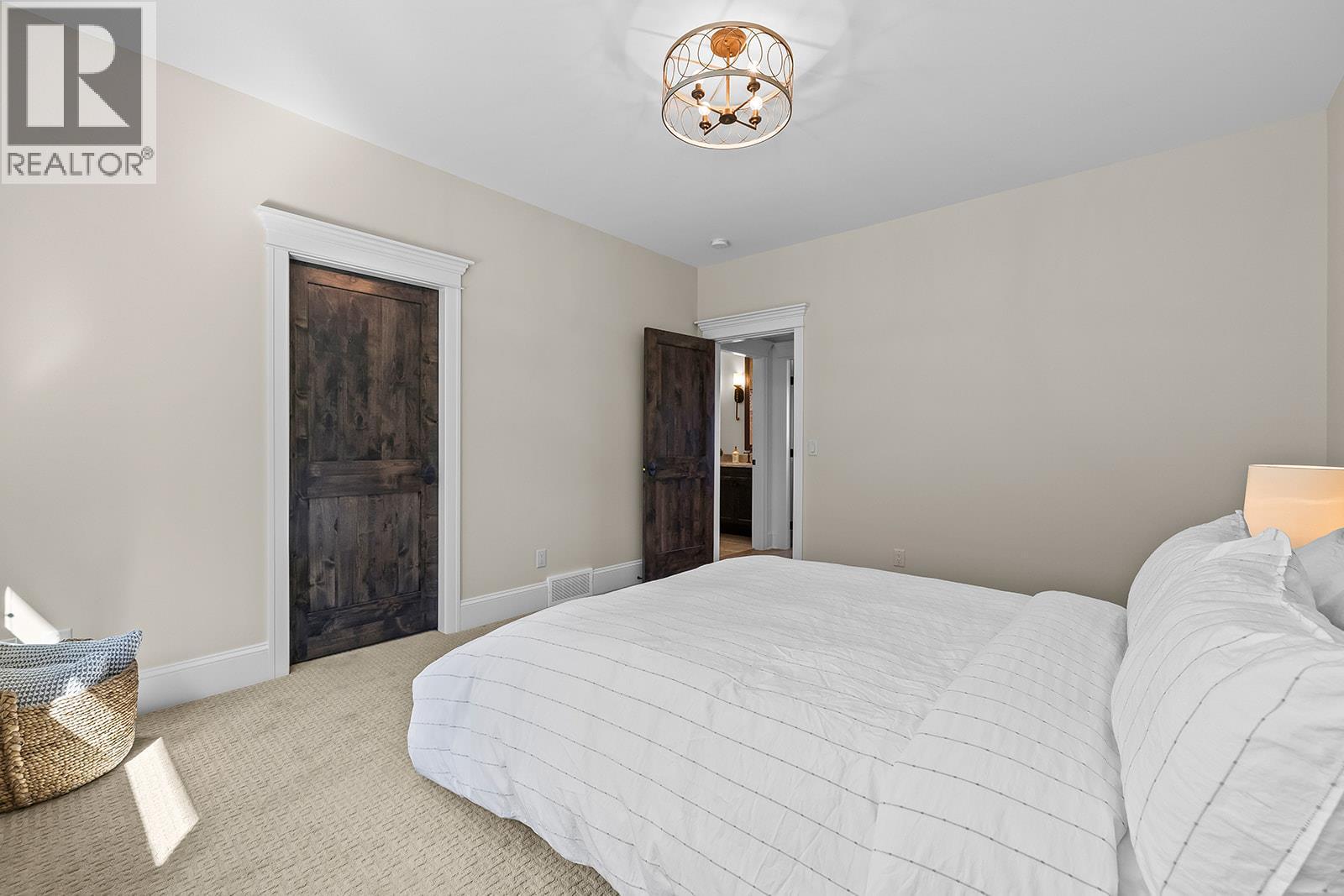 5683 Jasper Way, Kelowna, British Columbia  V1W 5L7 - Photo 44 - 10391345