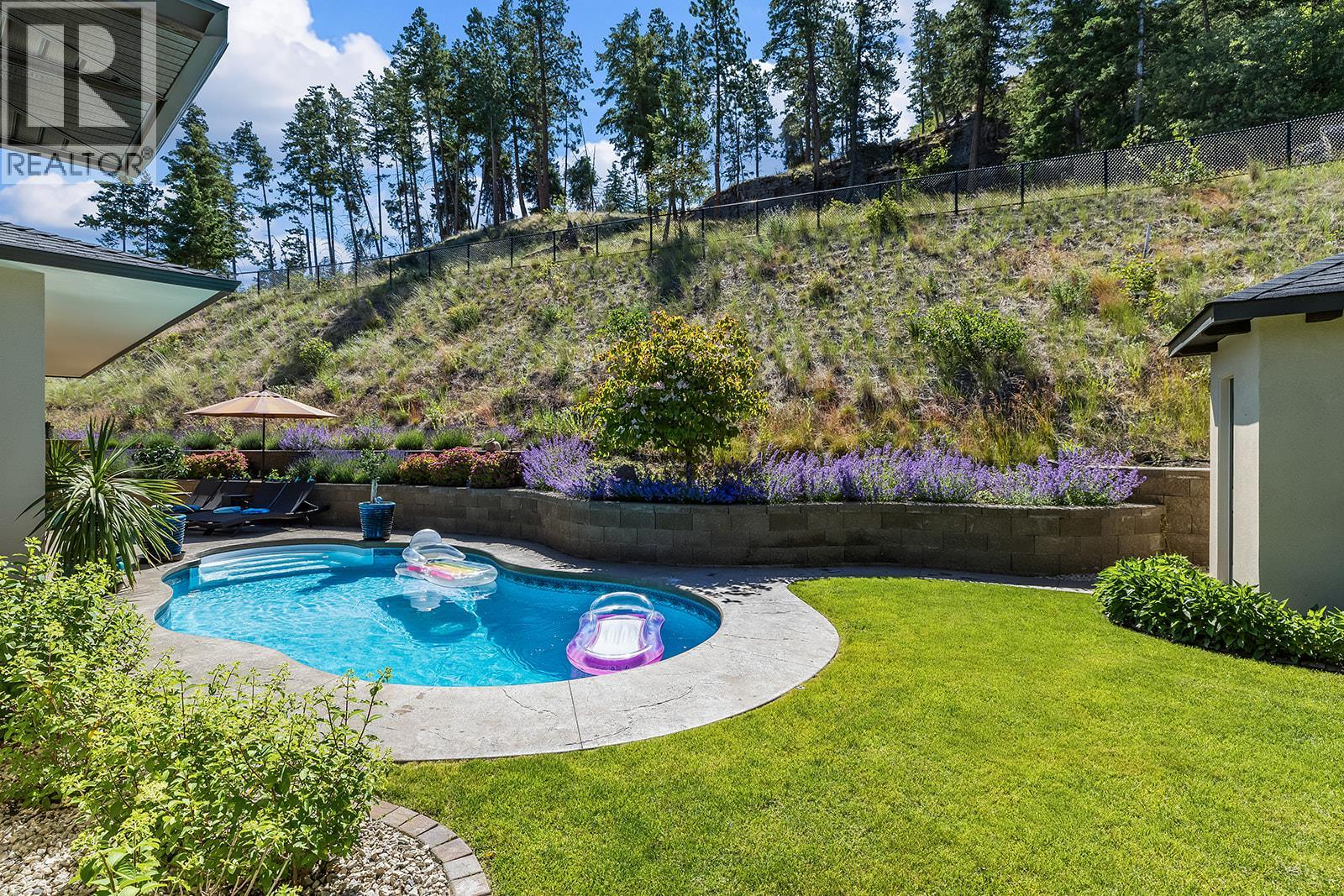 5683 Jasper Way, Kelowna, British Columbia  V1W 5L7 - Photo 46 - 10391345
