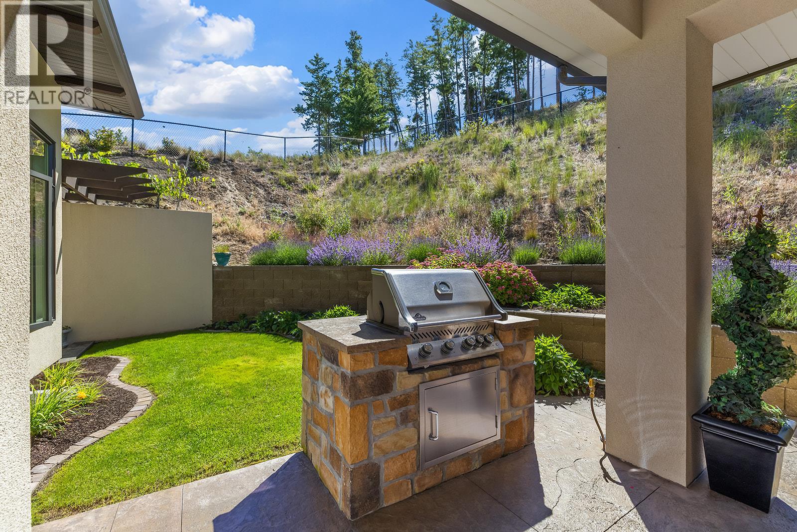 5683 Jasper Way, Kelowna, British Columbia  V1W 5L7 - Photo 50 - 10391345
