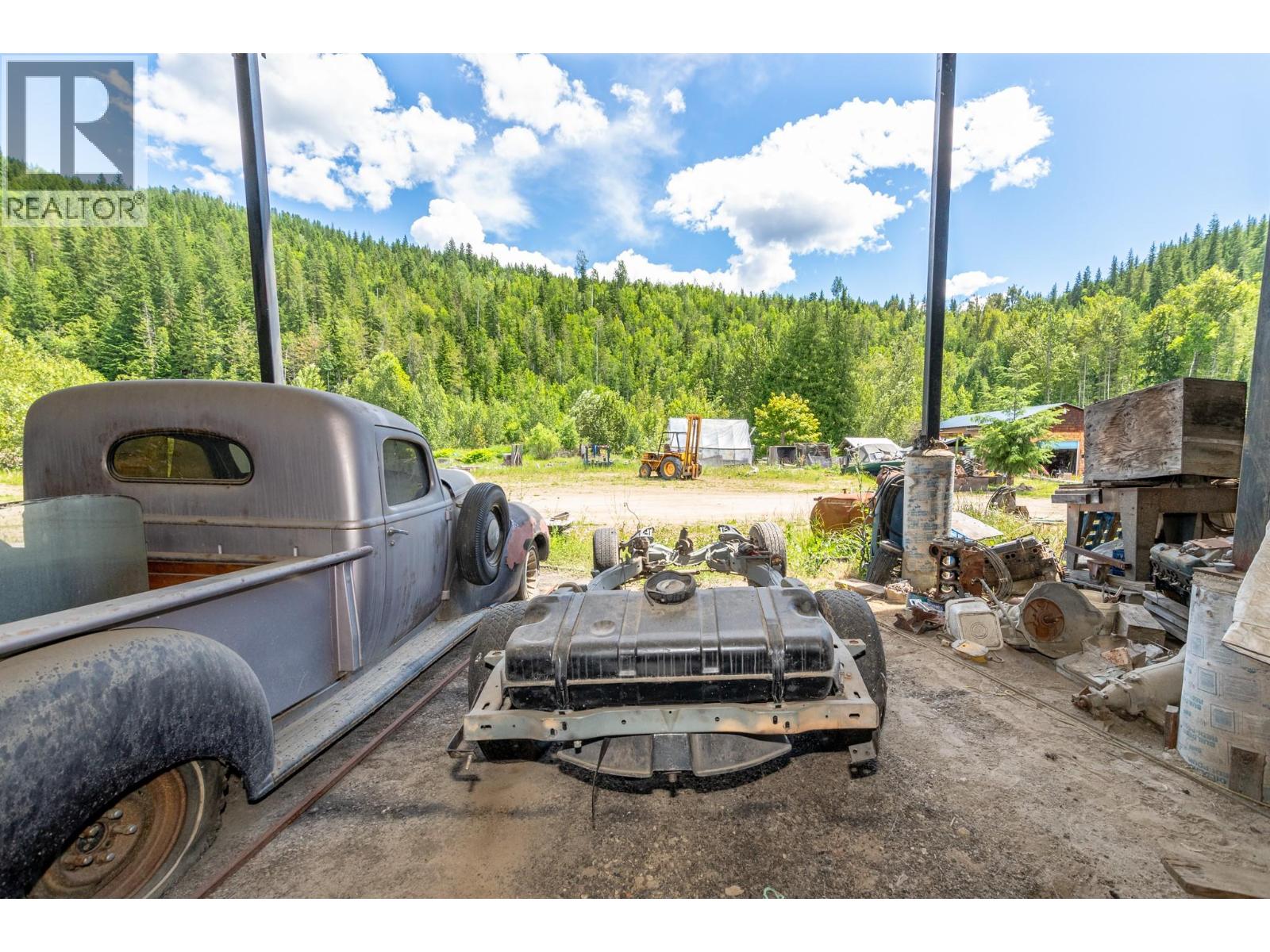 1940 Trans Can Highway, Sicamous, British Columbia  V0E 2V0 - Photo 11 - 10392202