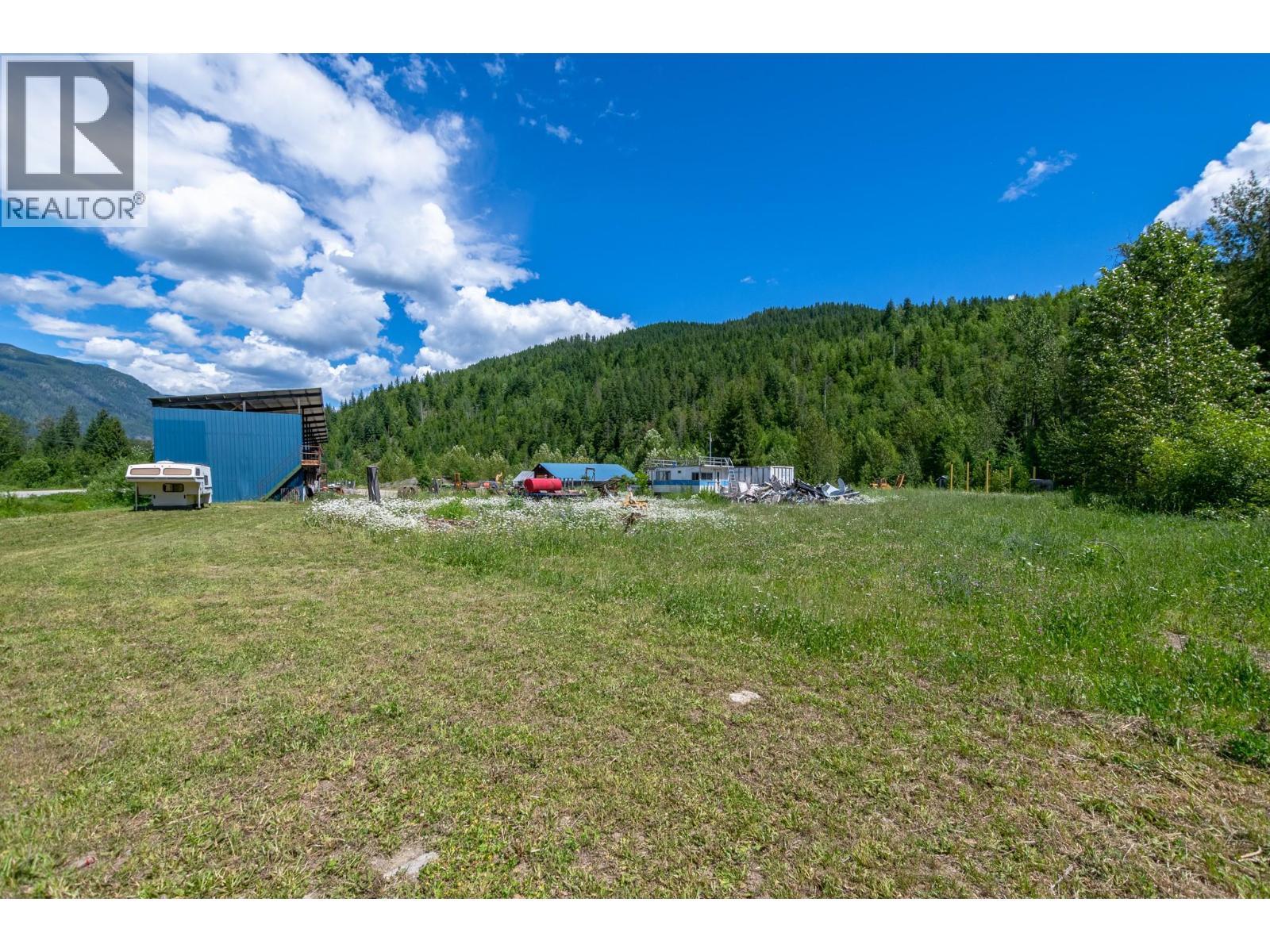 1940 Trans Can Highway, Sicamous, British Columbia  V0E 2V0 - Photo 17 - 10392202