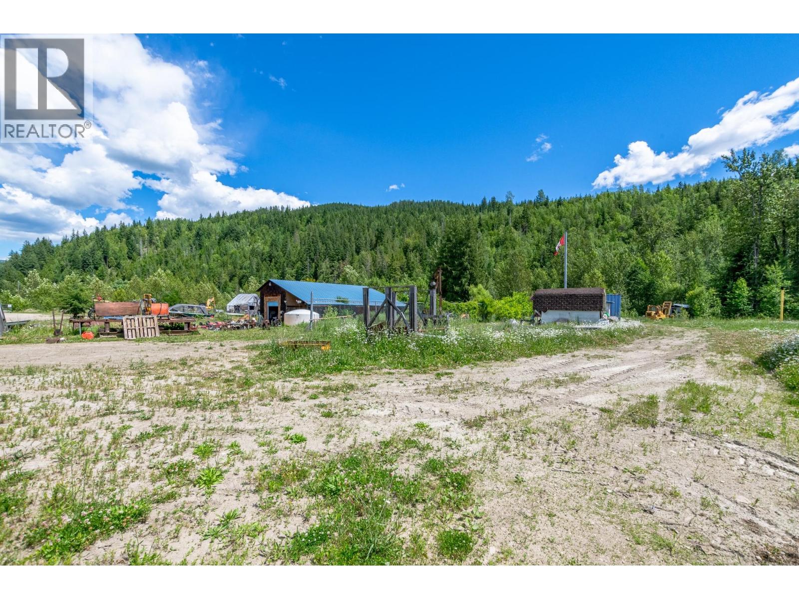 1940 Trans Can Highway, Sicamous, British Columbia  V0E 2V0 - Photo 18 - 10392202