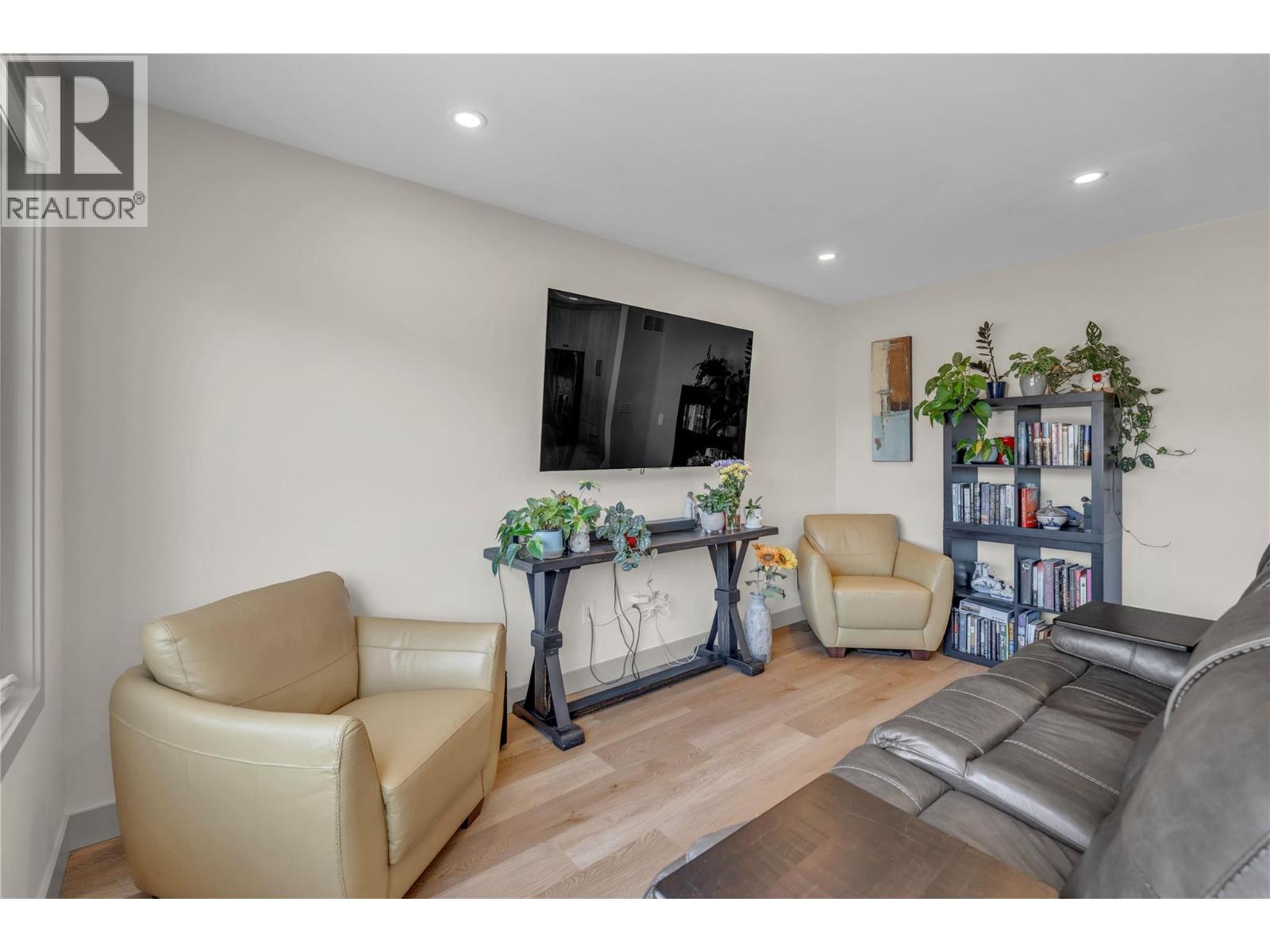 787 Kamloops Avenue, Penticton, British Columbia  V2A 2J3 - Photo 5 - 10391852