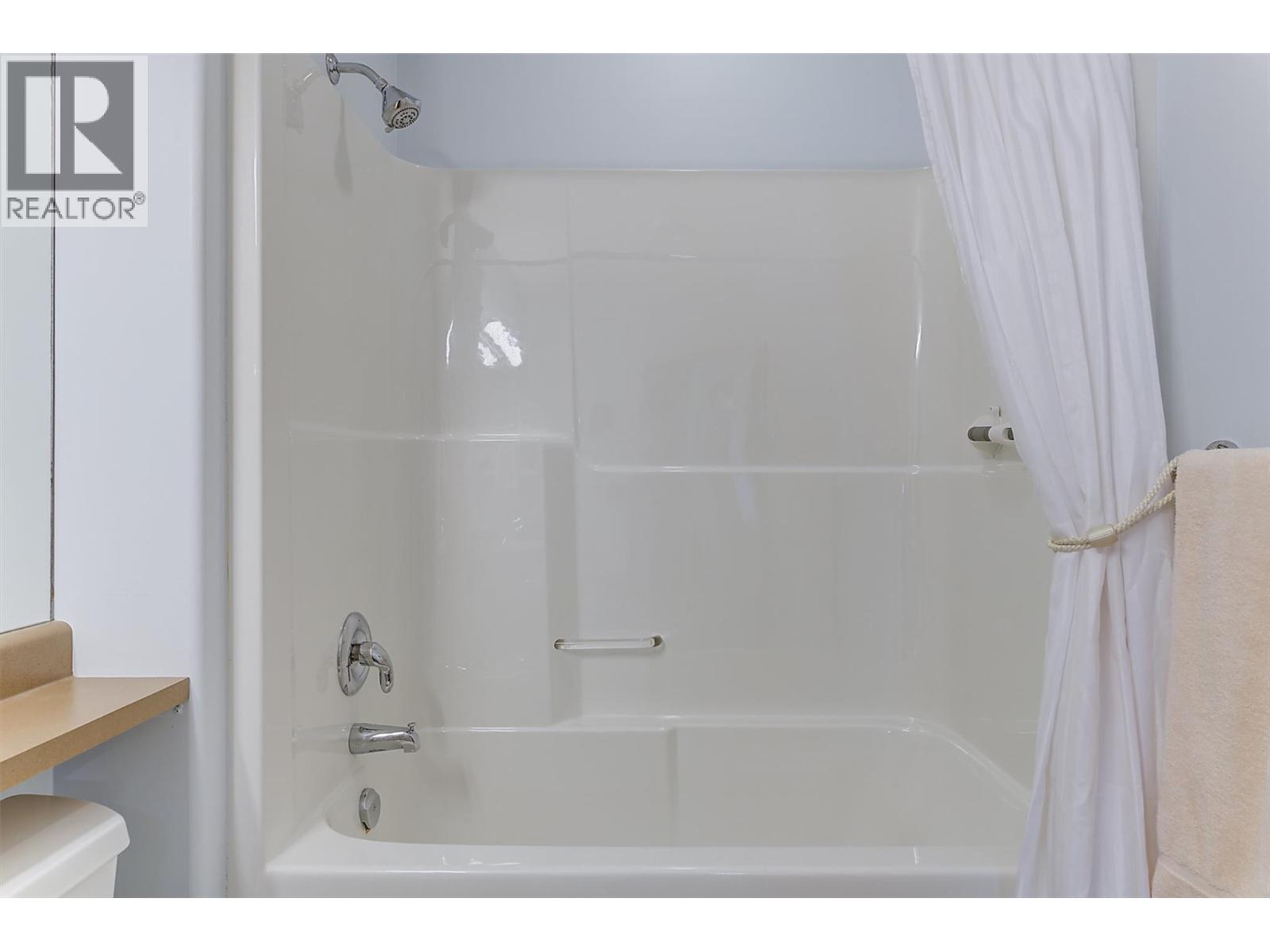 4518 Gallaghers Edgewood Court, Kelowna, British Columbia  V1W 5B6 - Photo 56 - 10391477