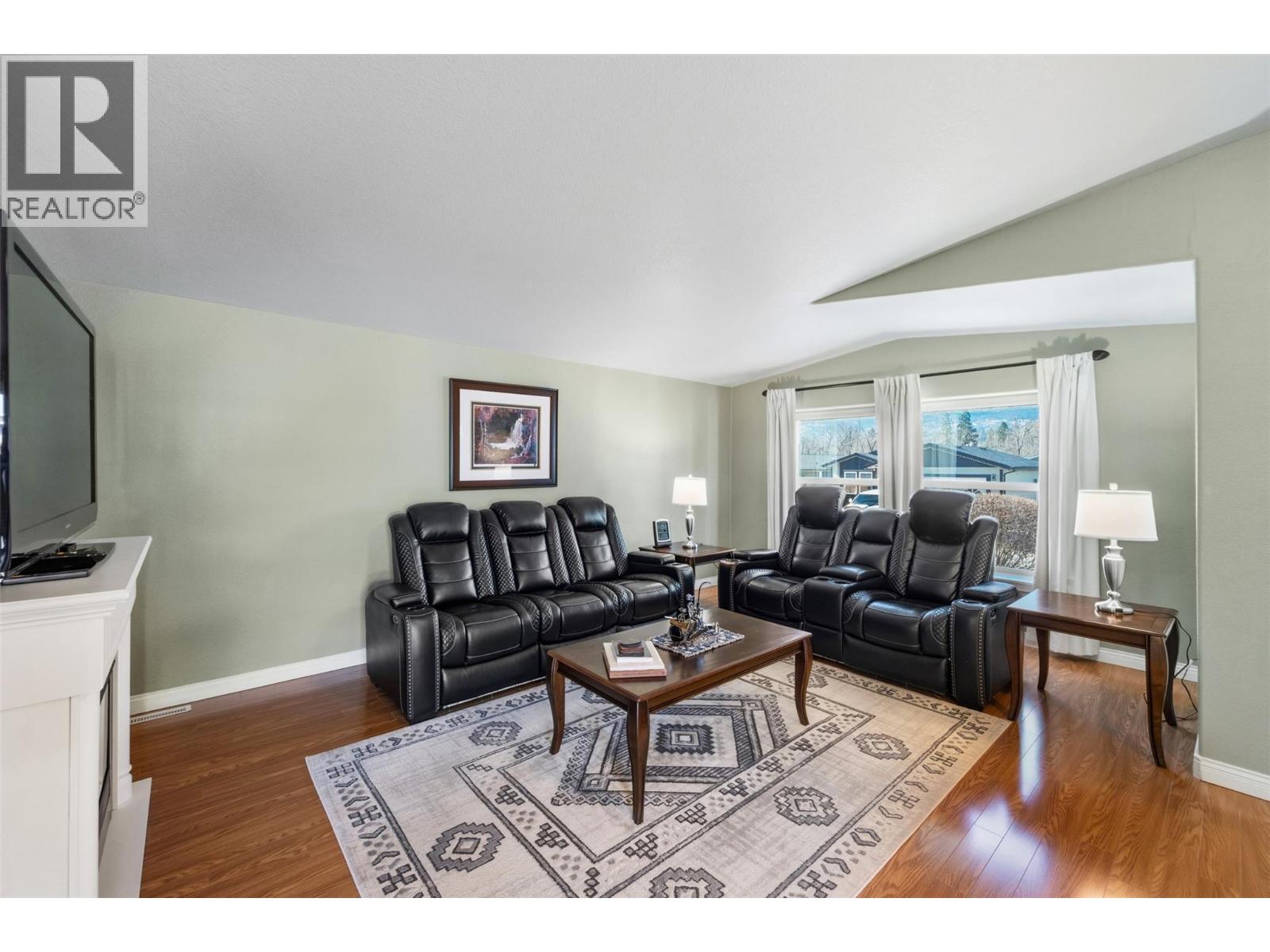 8300 Gallagher Lake Frontage Road Unit# 73, Oliver, British Columbia  V0H 1T2 - Photo 2 - 10392329