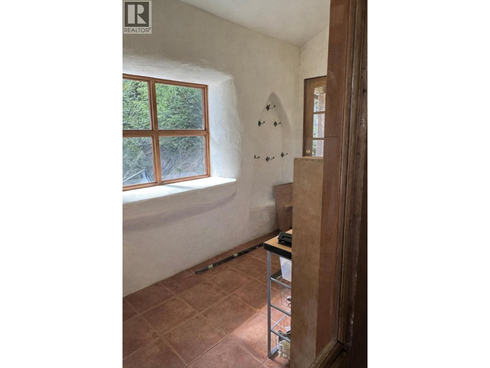 6001 Longbeach Road, Nelson, British Columbia  V1L 6P3 - Photo 12 - 10391294