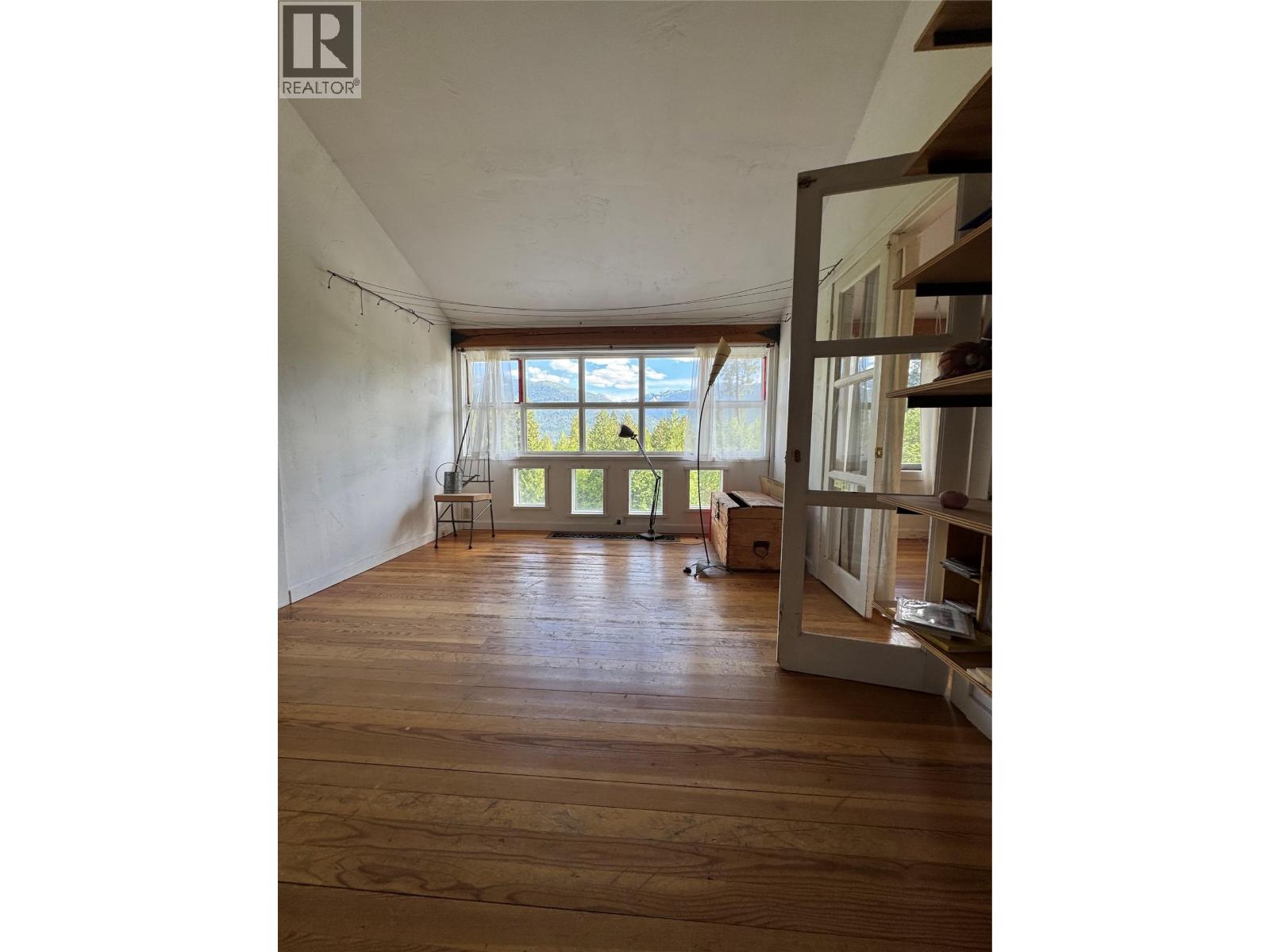 6001 Longbeach Road, Nelson, British Columbia  V1L 6P3 - Photo 15 - 10391294