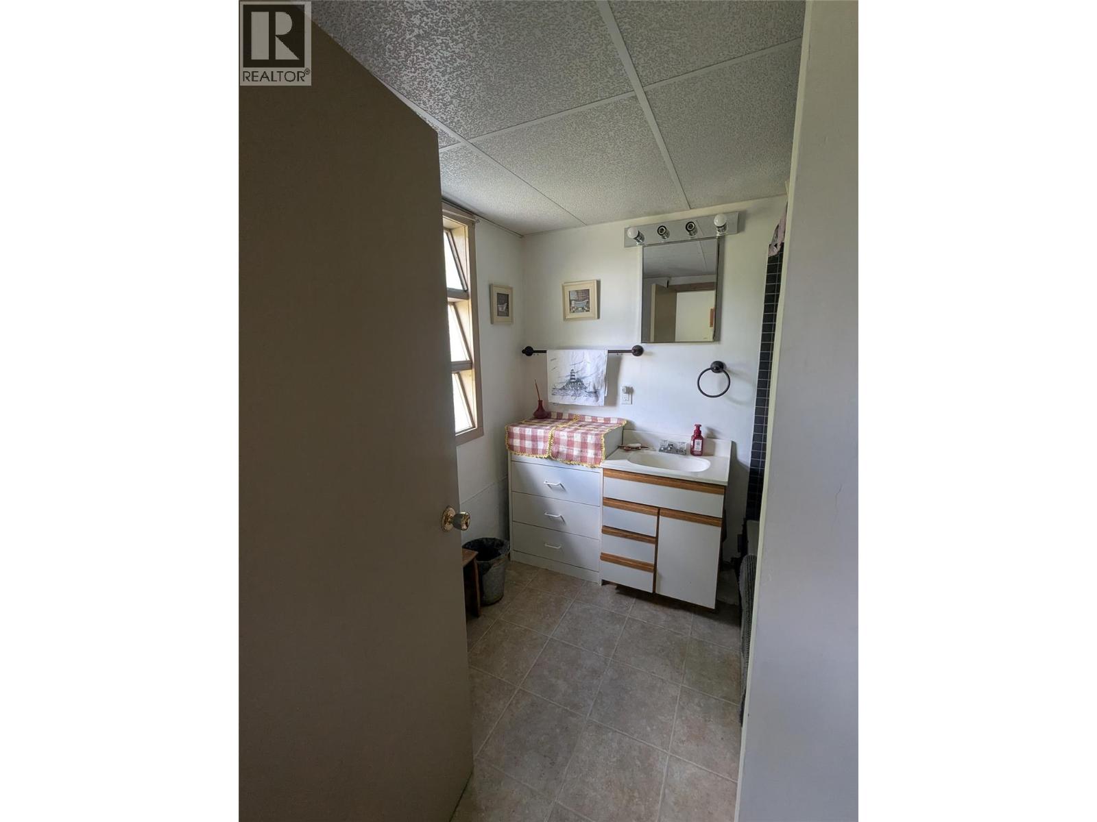 2257 Chief Atahm Drive, Adams Lake, British Columbia  V0E 1M2 - Photo 17 - 10392393
