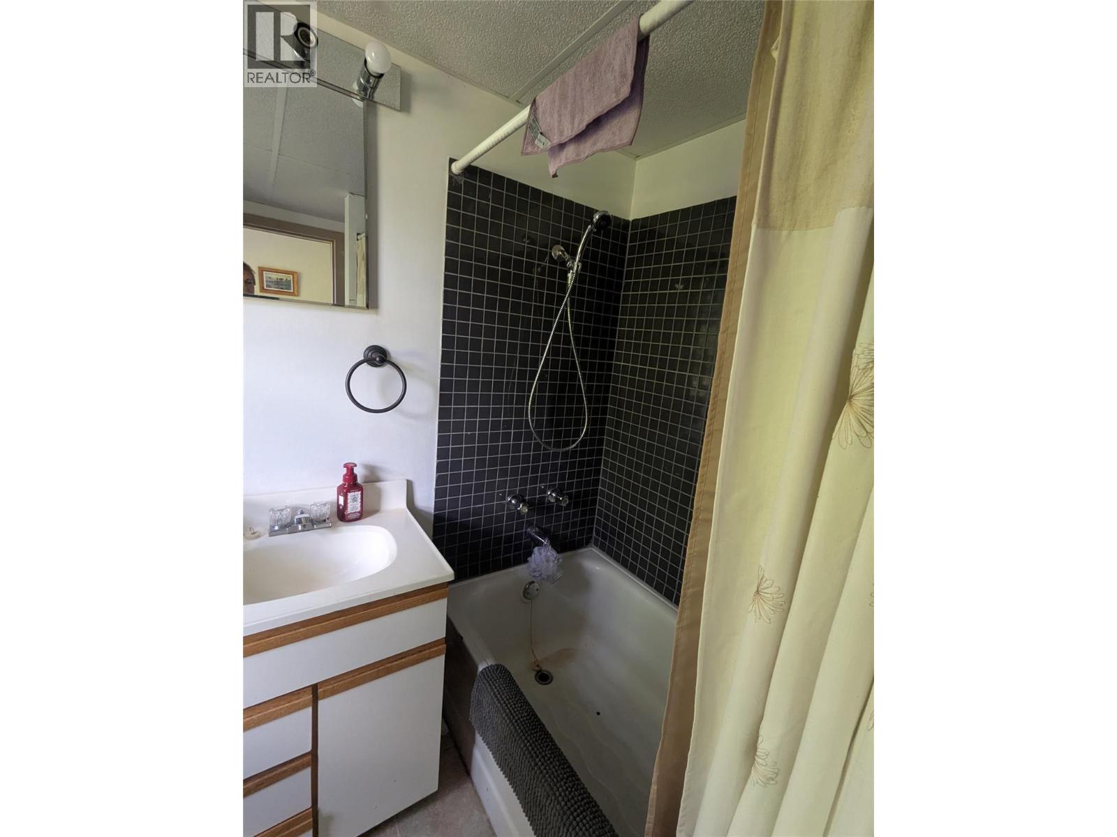 2257 Chief Atahm Drive, Adams Lake, British Columbia  V0E 1M2 - Photo 18 - 10392393