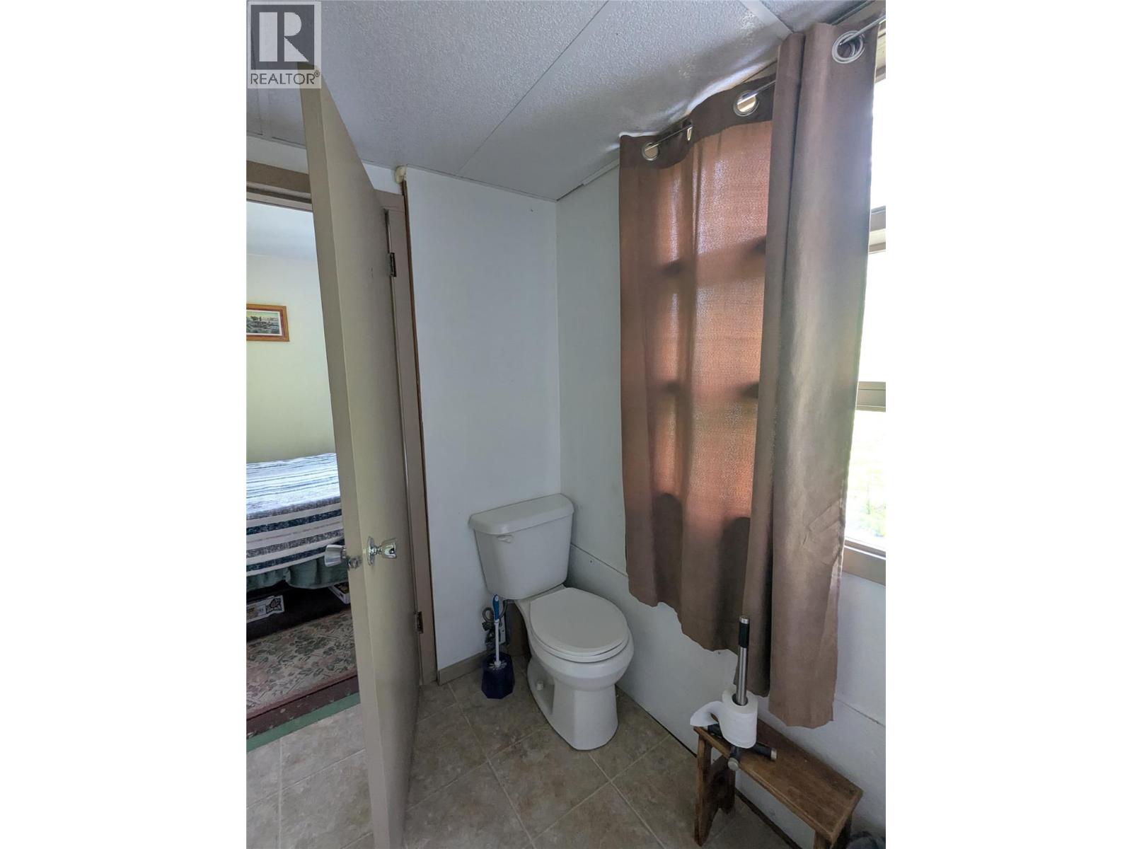2257 Chief Atahm Drive, Adams Lake, British Columbia  V0E 1M2 - Photo 19 - 10392393