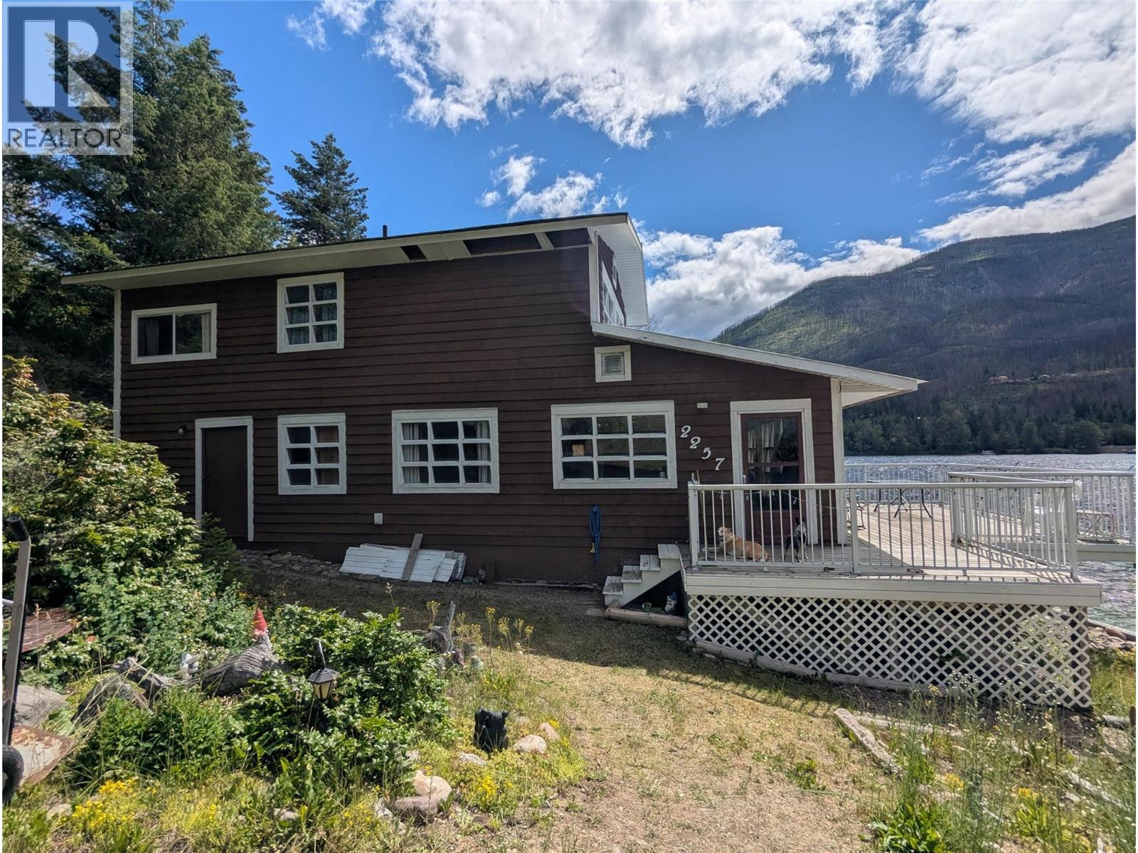 2257 Chief Atahm Drive, Adams Lake, British Columbia  V0E 1M2 - Photo 3 - 10392393
