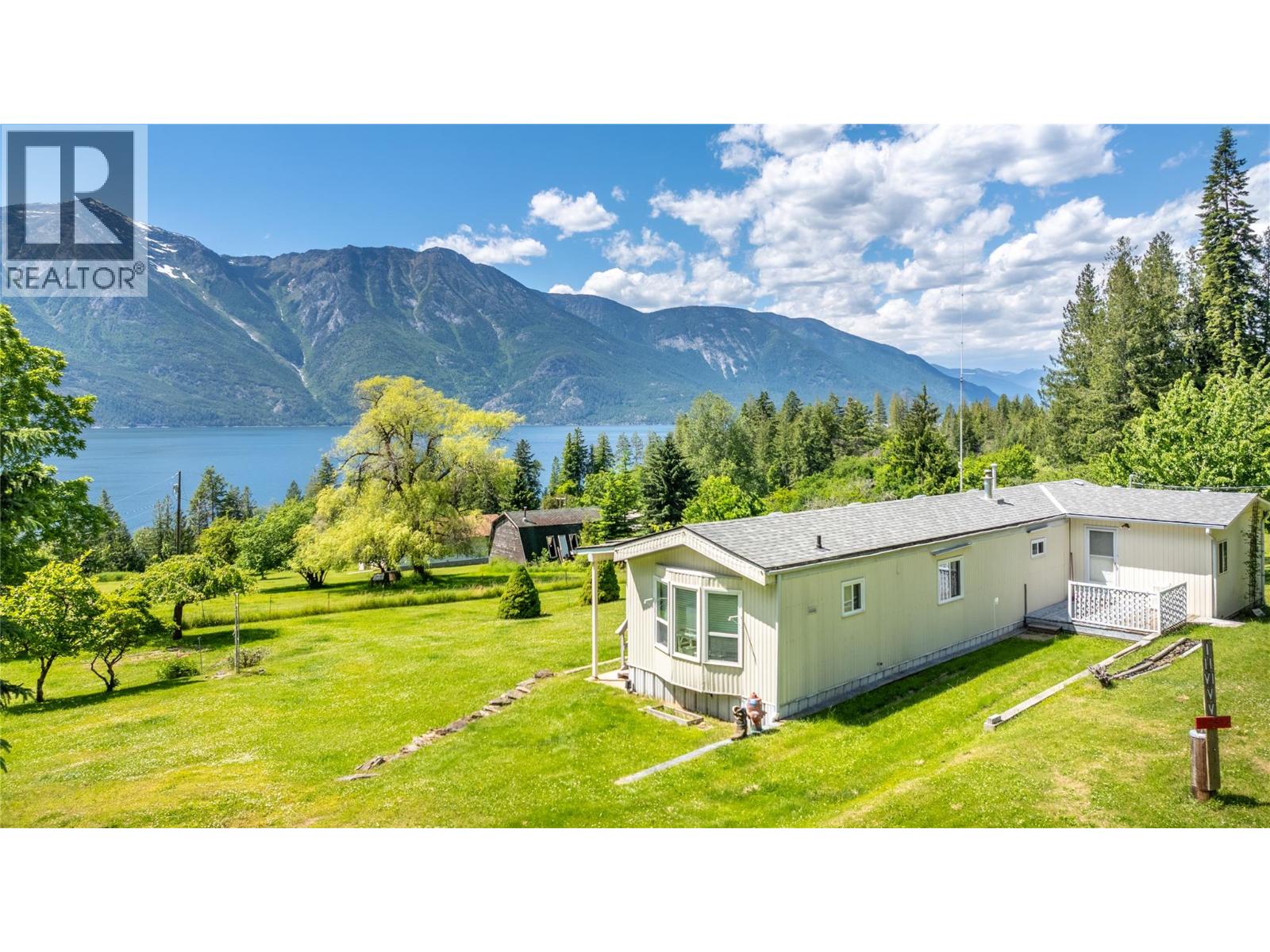 12655 Hepher Road, Boswell, British Columbia  V0B 1A4 - Photo 1 - 10391548