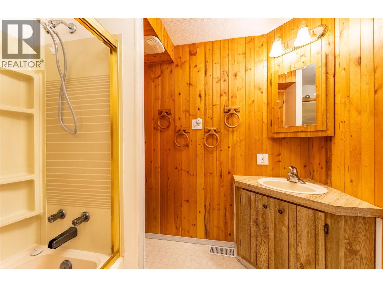 12655 Hepher Road, Boswell, British Columbia  V0B 1A4 - Photo 12 - 10391548