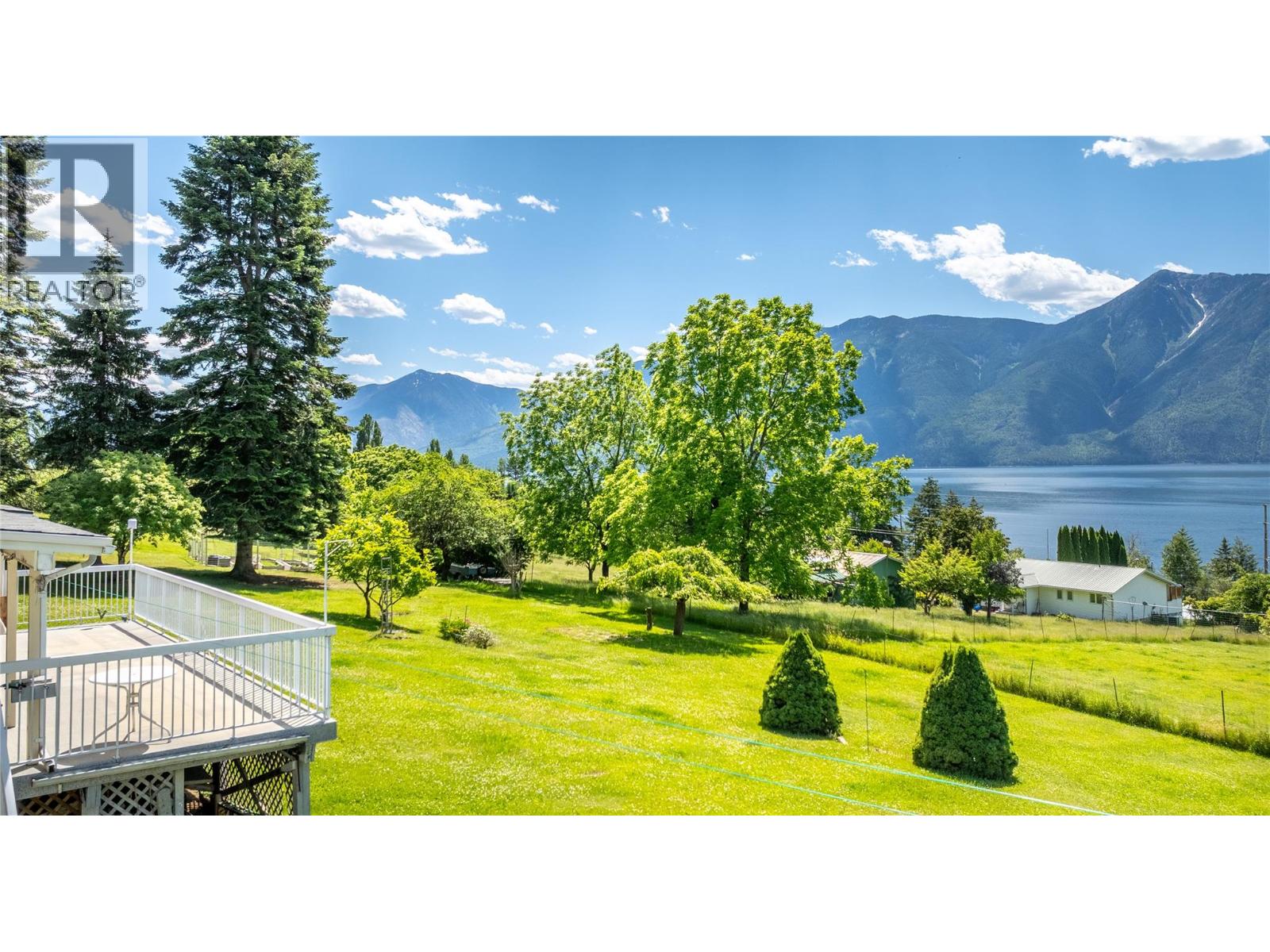 12655 Hepher Road, Boswell, British Columbia  V0B 1A4 - Photo 2 - 10391548