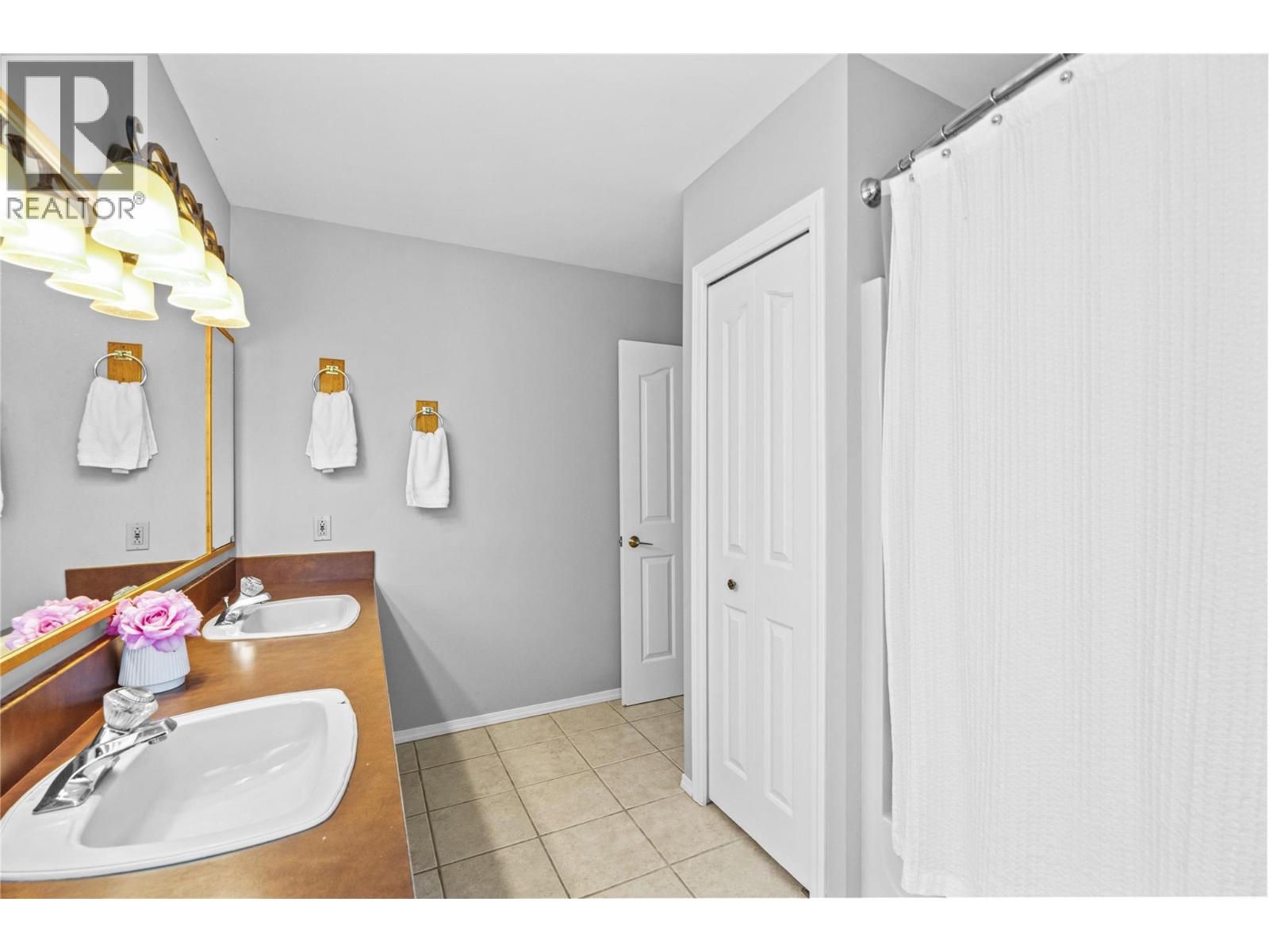 104 Heather Place, Penticton, British Columbia  V2A 8B3 - Photo 32 - 10392384