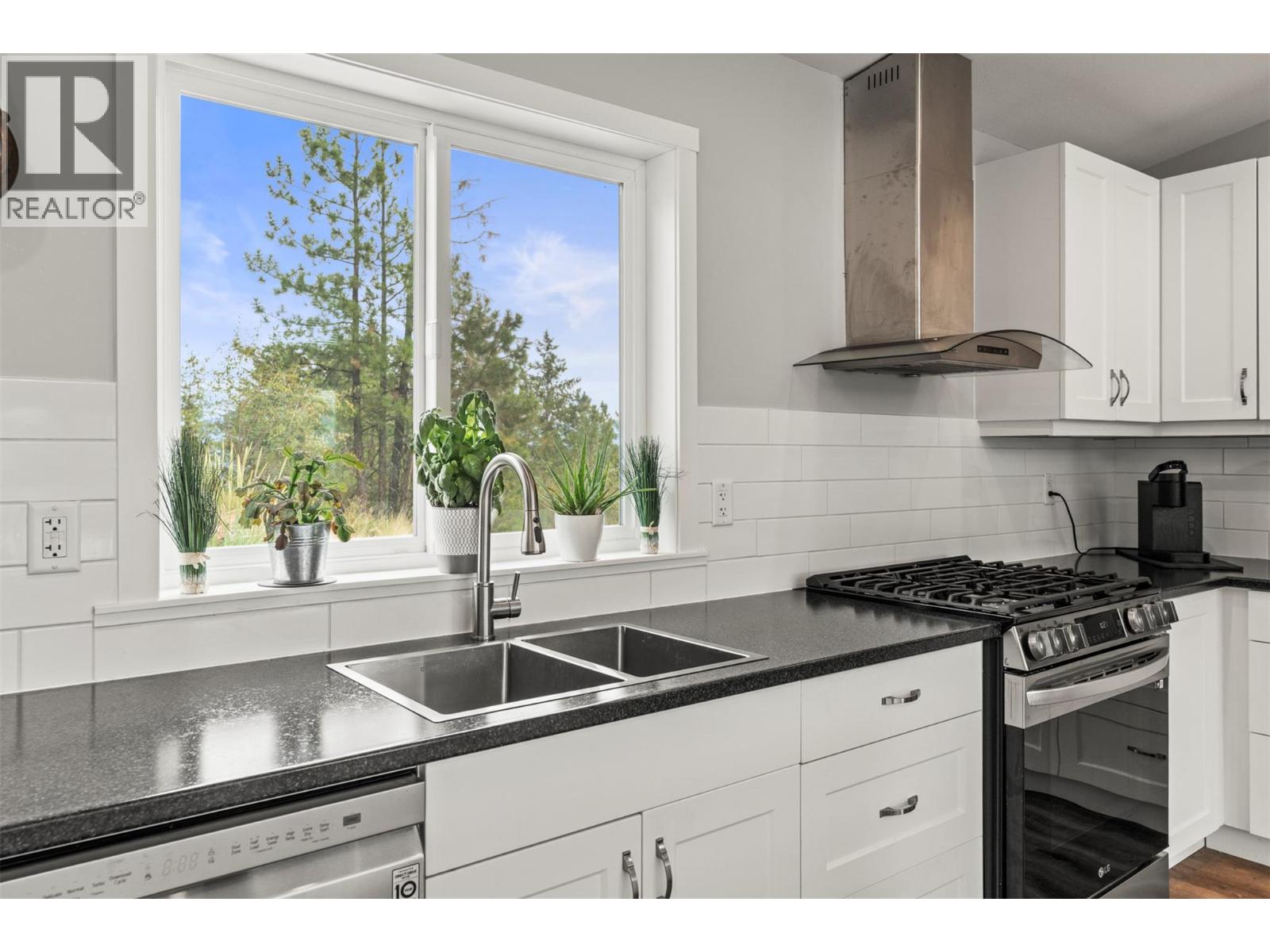 36 Spruce Drive, Vernon, British Columbia  V1H 2B9 - Photo 34 - 10392282