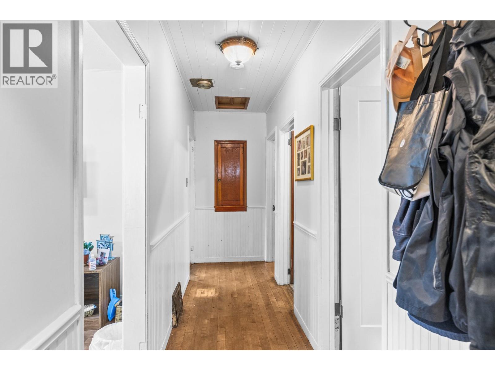 4204 29th Street, Vernon, British Columbia  V1T 5B5 - Photo 4 - 10392258