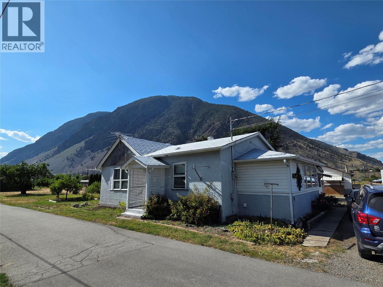 110 9th Avenue, Keremeos, British Columbia  V0X 1N3 - Photo 1 - 10392336