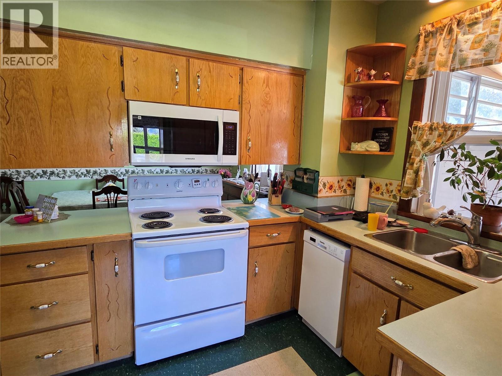 110 9th Avenue, Keremeos, British Columbia  V0X 1N3 - Photo 16 - 10392336