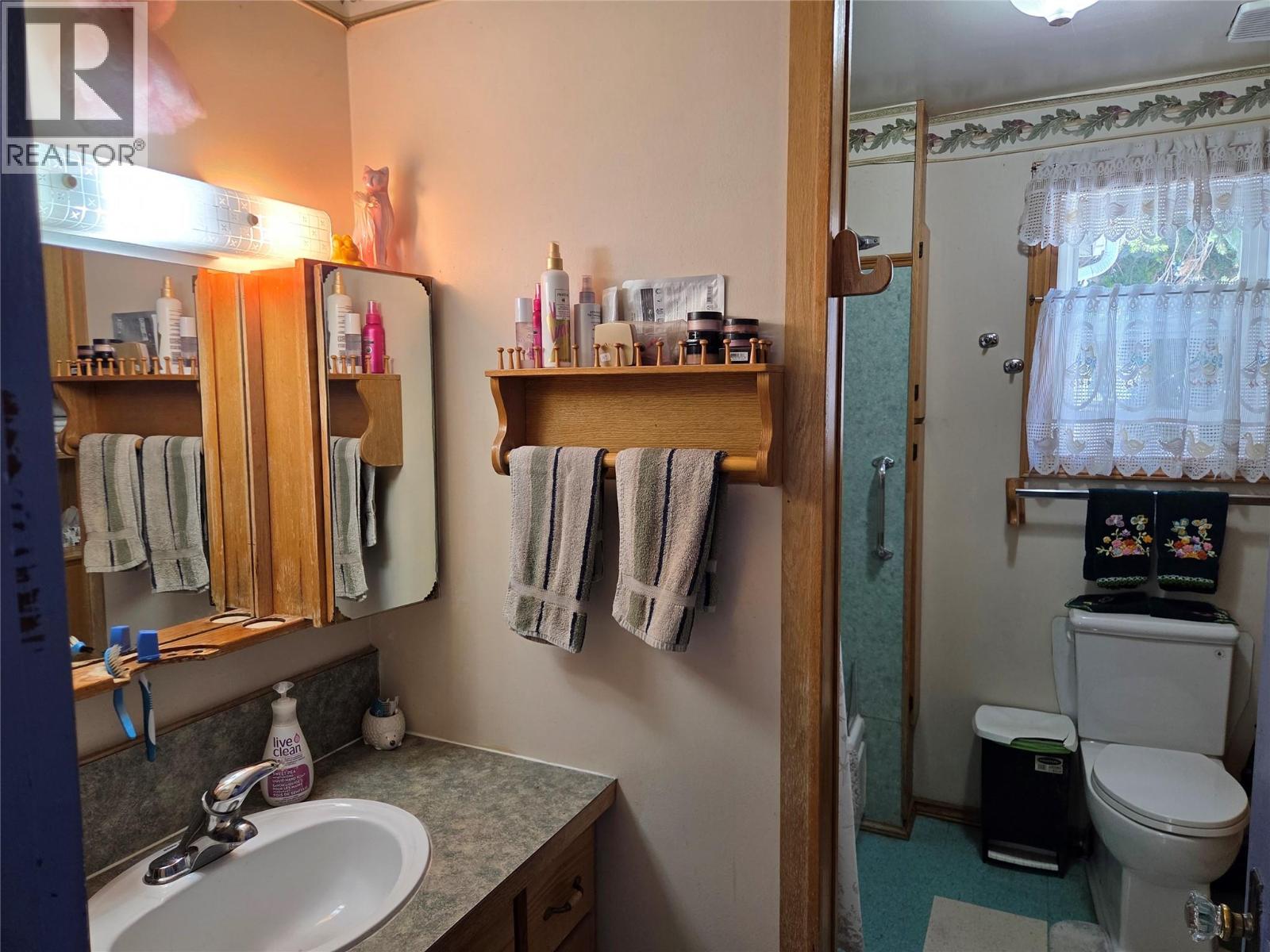 110 9th Avenue, Keremeos, British Columbia  V0X 1N3 - Photo 2 - 10392336