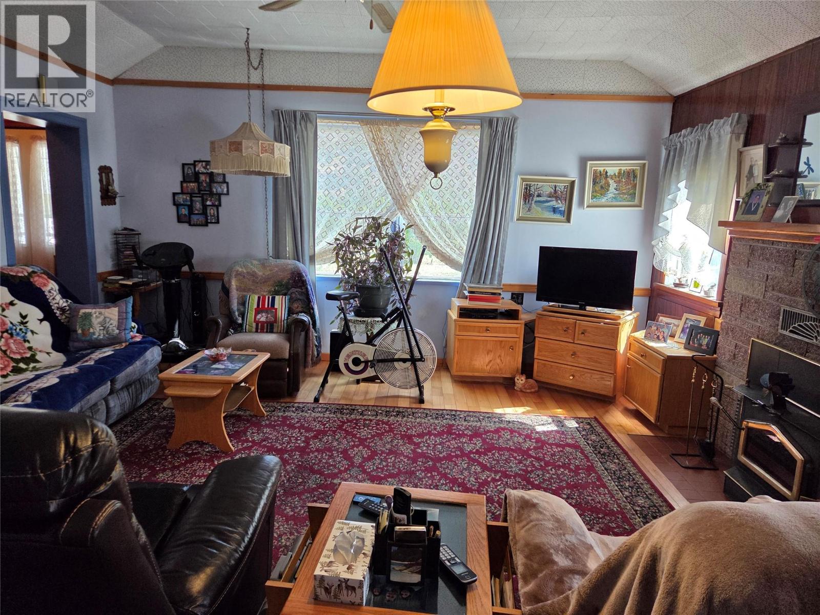110 9th Avenue, Keremeos, British Columbia  V0X 1N3 - Photo 5 - 10392336