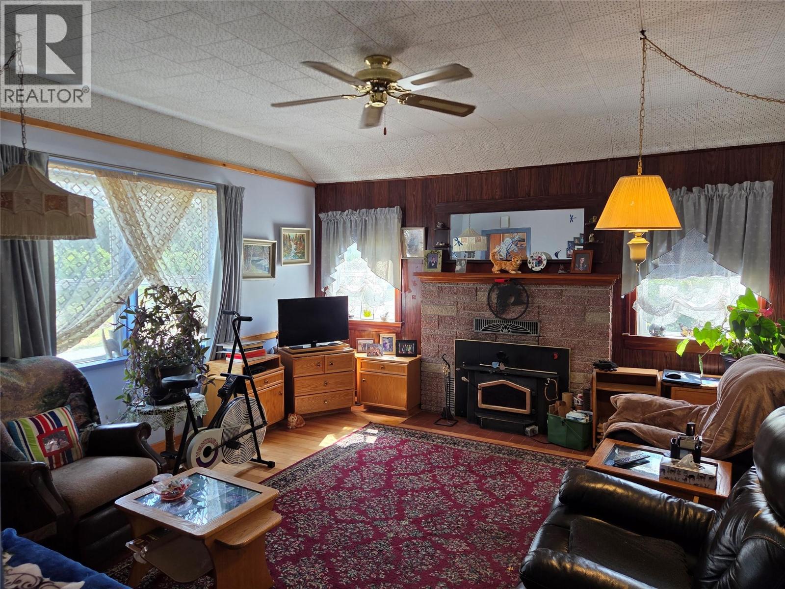 110 9th Avenue, Keremeos, British Columbia  V0X 1N3 - Photo 6 - 10392336