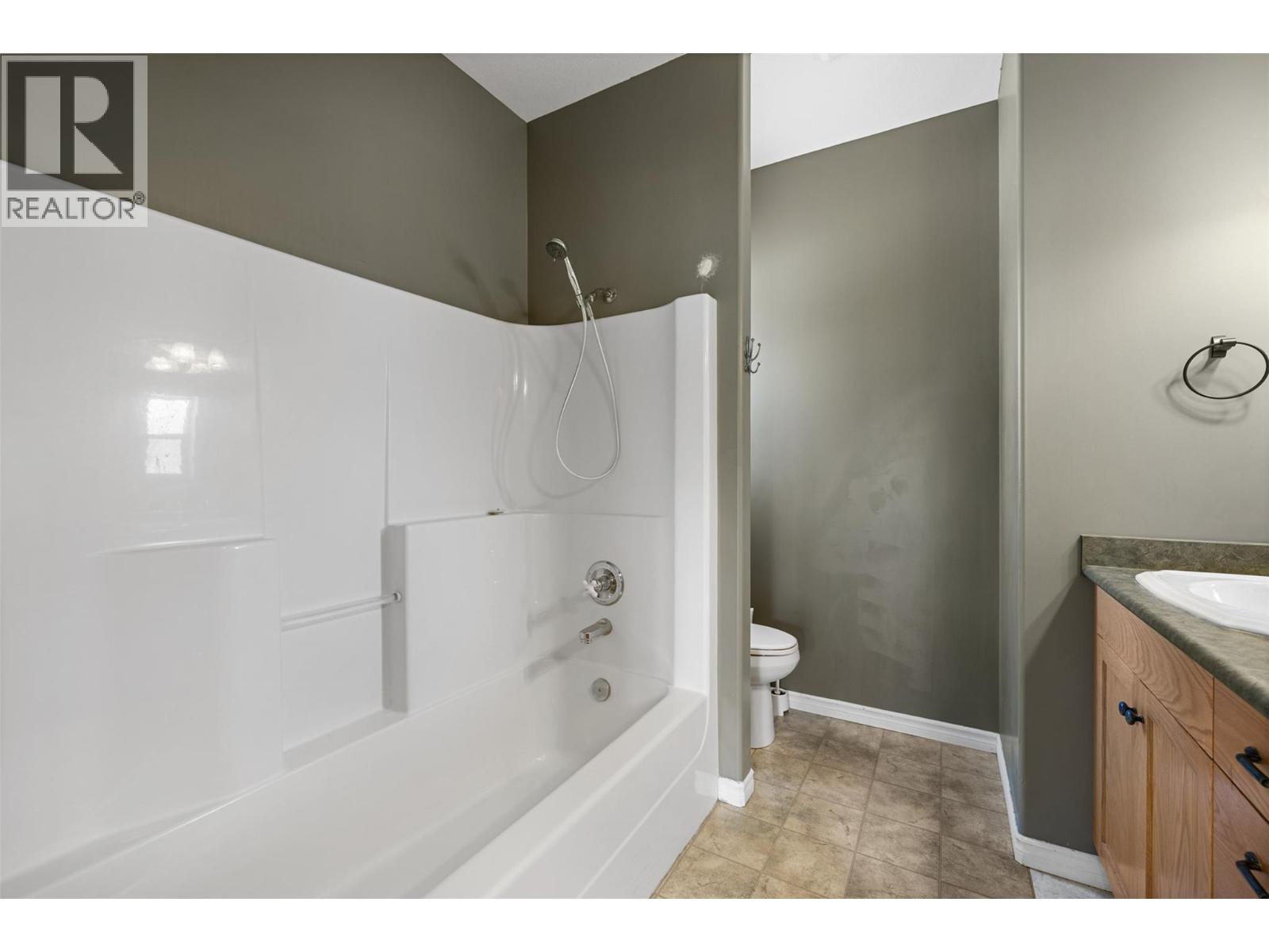 363 Providence Avenue, Kelowna, British Columbia  V1W 4Y7 - Photo 23 - 10392245