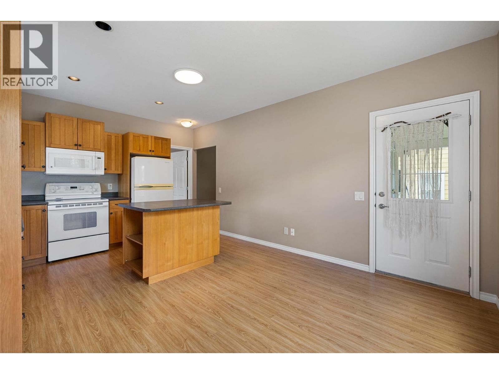 363 Providence Avenue, Kelowna, British Columbia  V1W 4Y7 - Photo 36 - 10392245
