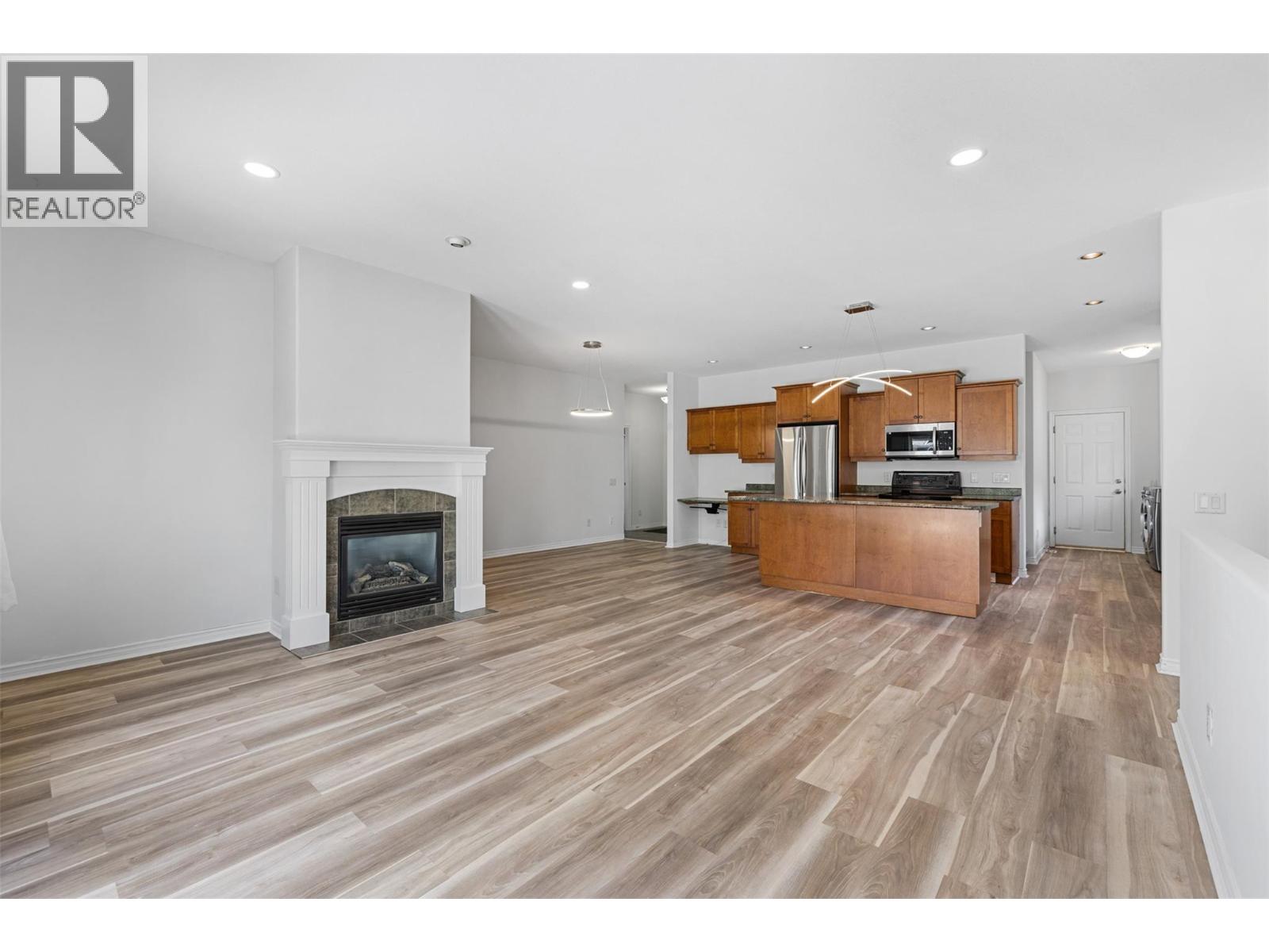 363 Providence Avenue, Kelowna, British Columbia  V1W 4Y7 - Photo 8 - 10392245