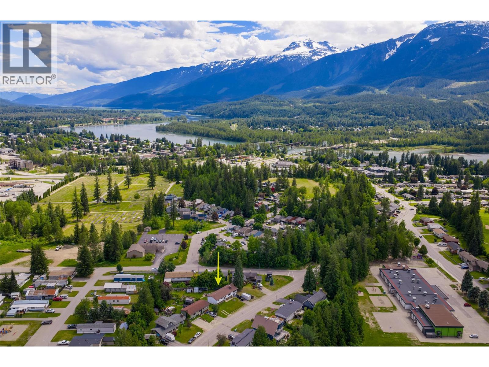 162 Pearkes Drive, Revelstoke, British Columbia  V0E 2S0 - Photo 2 - 10392178