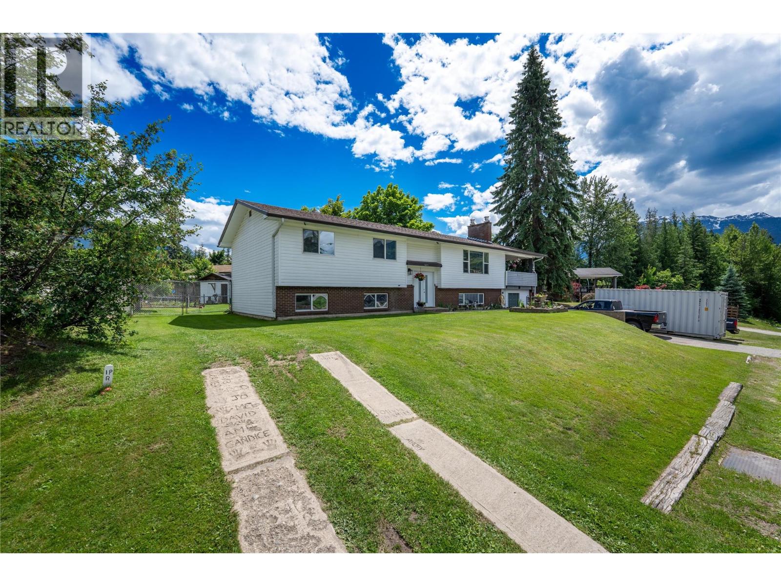 162 Pearkes Drive, Revelstoke, British Columbia  V0E 2S0 - Photo 39 - 10392178