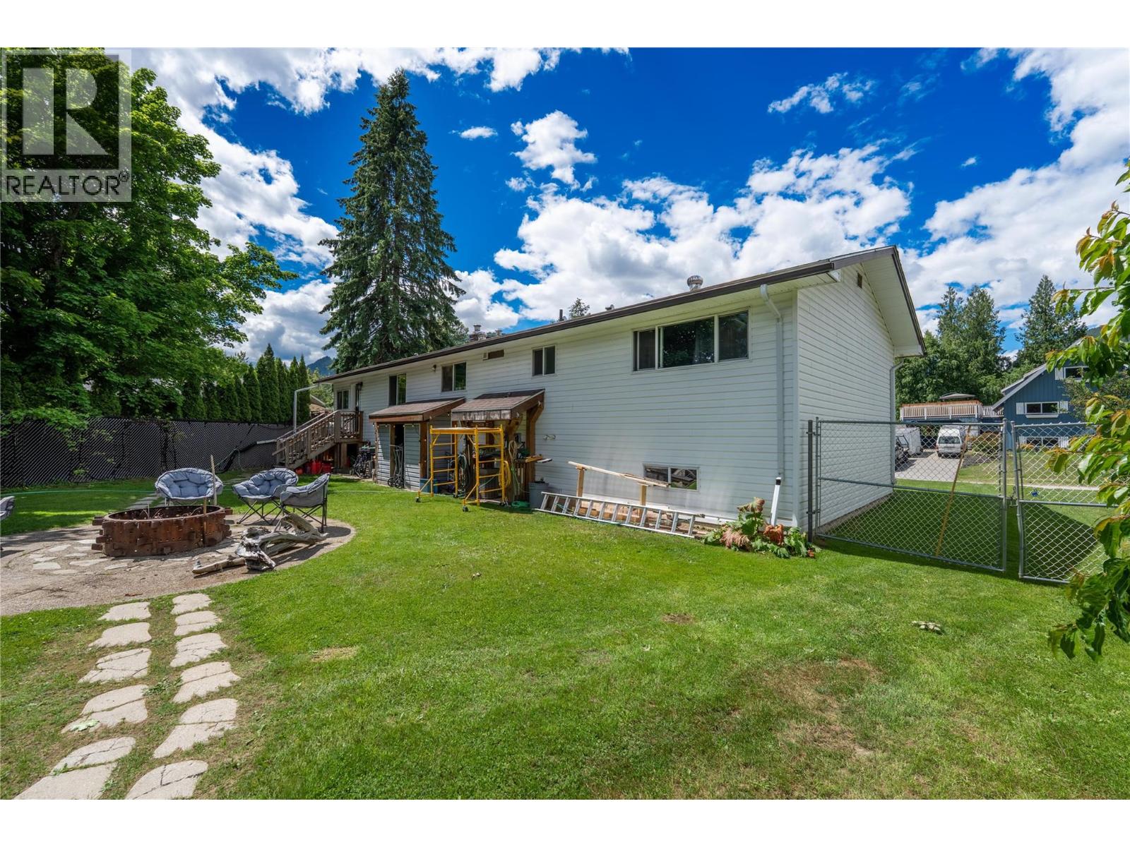 162 Pearkes Drive, Revelstoke, British Columbia  V0E 2S0 - Photo 40 - 10392178